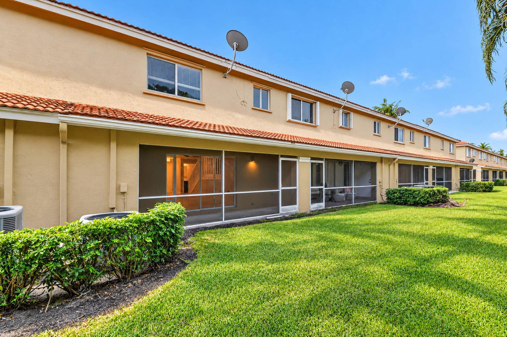 6143 Whalton Street, West Palm Beach, FL 33411 25-web-or-mls-DSC_9685