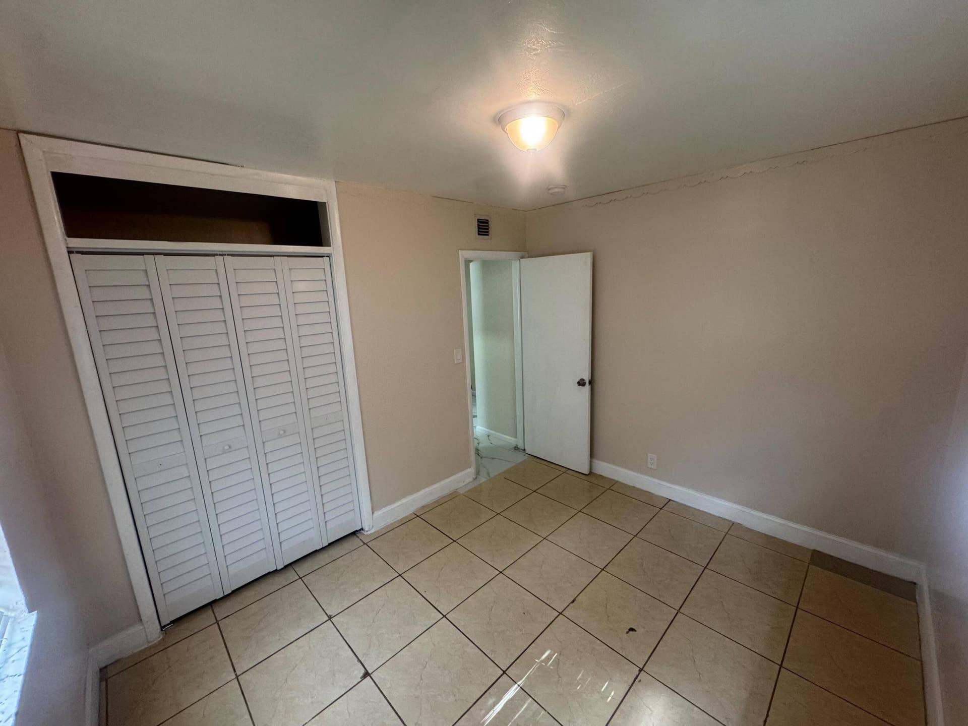 1106 NW 14TH Court, Fort Lauderdale, Fort Lauderdale, FL 33311 WhatsApp Image 2026-10-21 at 15.07.46 (1