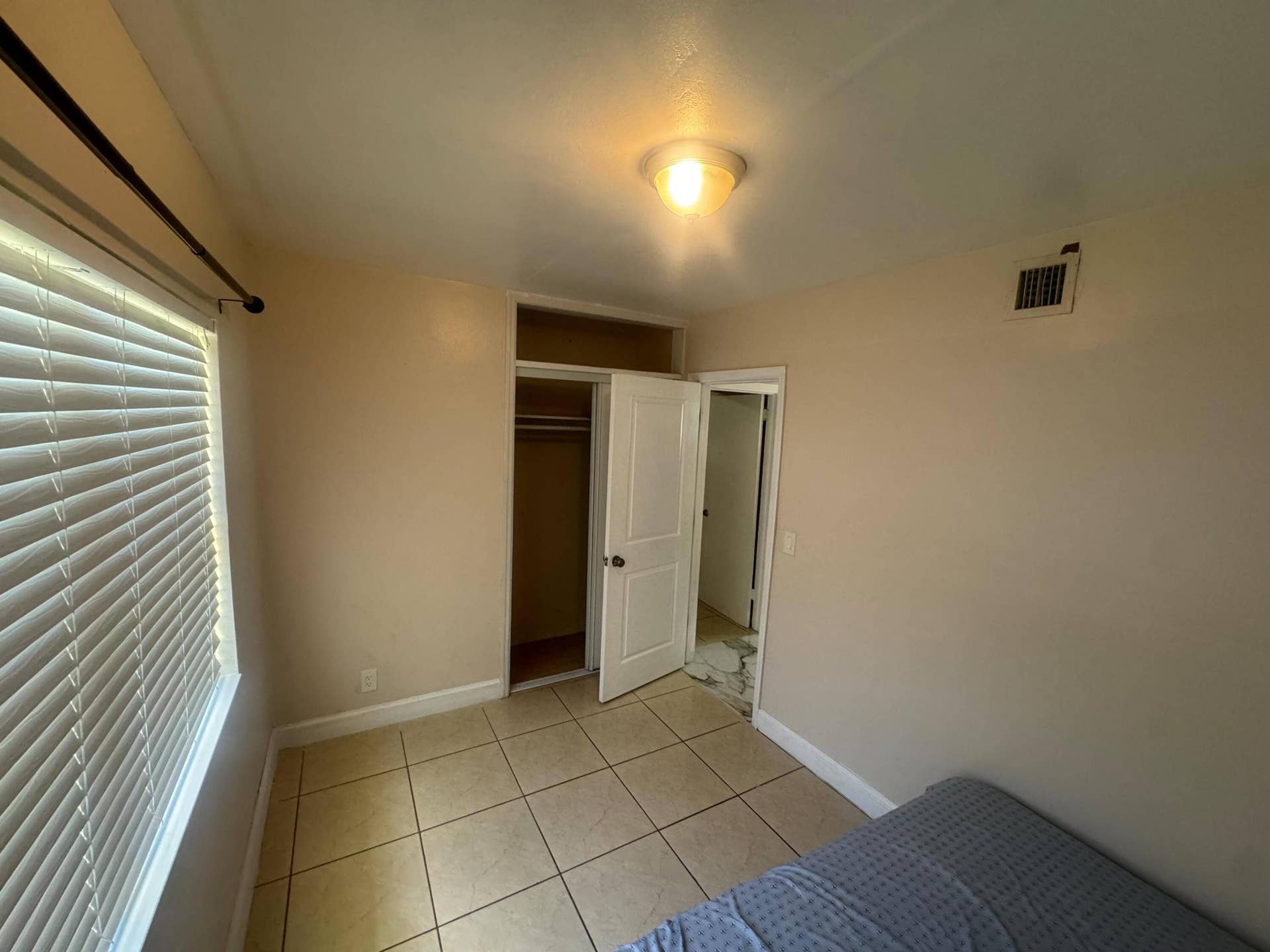 1106 NW 14TH Court, Fort Lauderdale, Fort Lauderdale, FL 33311 WhatsApp Image 2026-10-21 at 15.07.46 (2