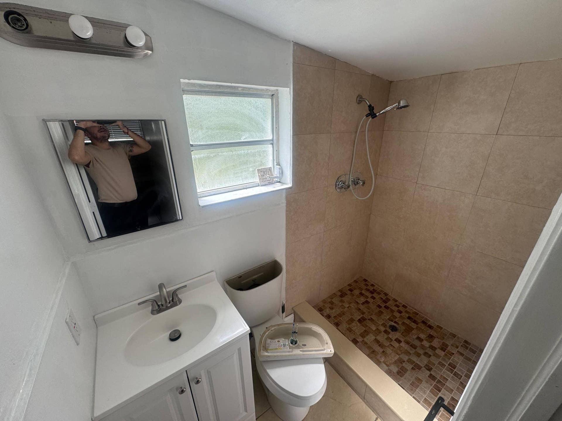 1106 NW 14TH Court, Fort Lauderdale, Fort Lauderdale, FL 33311 WhatsApp Image 2026-10-21 at 15.07.47 (3
