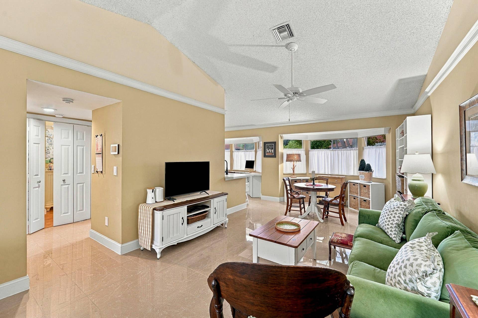 08_living room