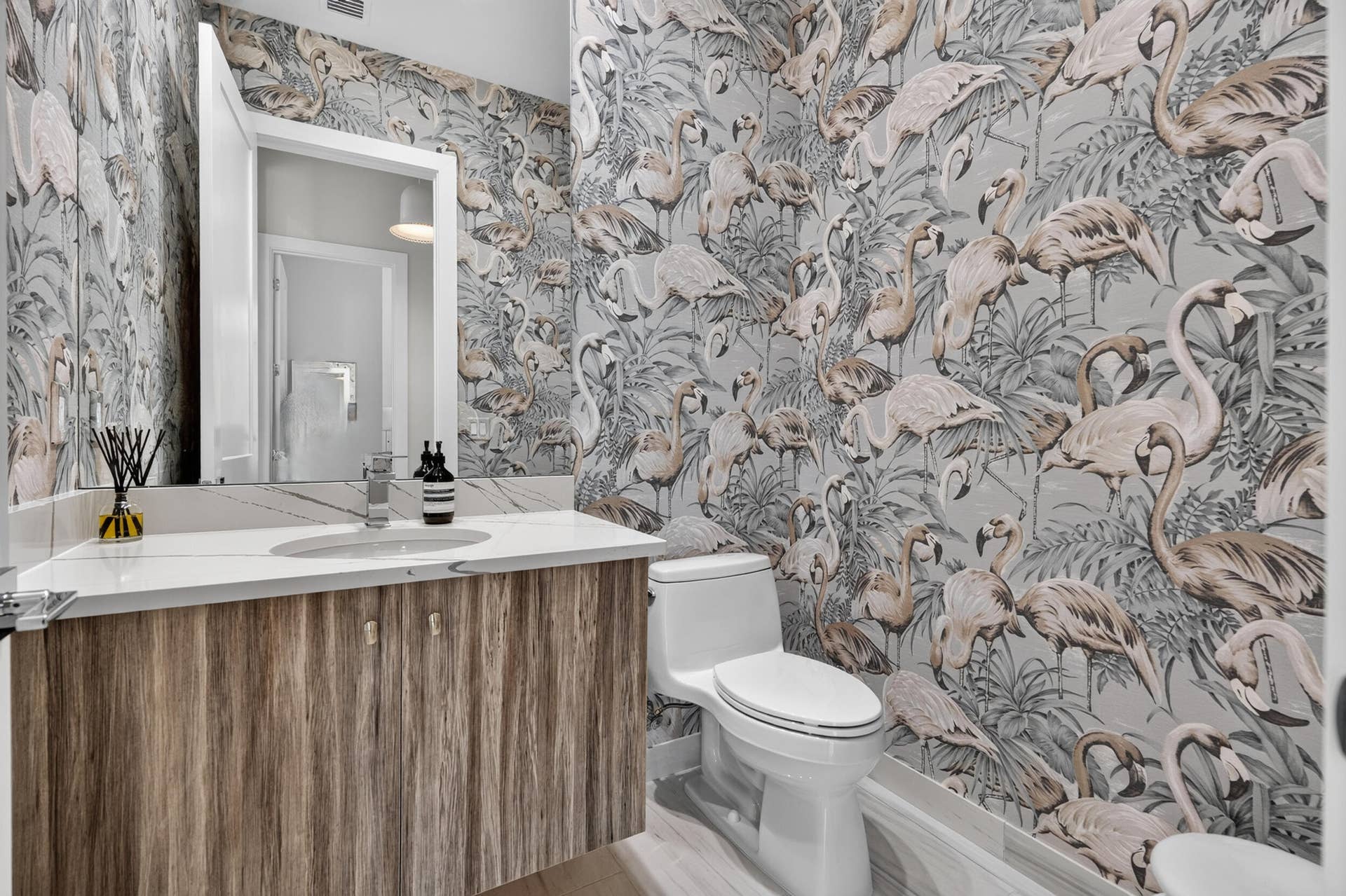 9372 Coral Isles Circle, Palm Beach Gardens, FL 33412 Guest Bathroom