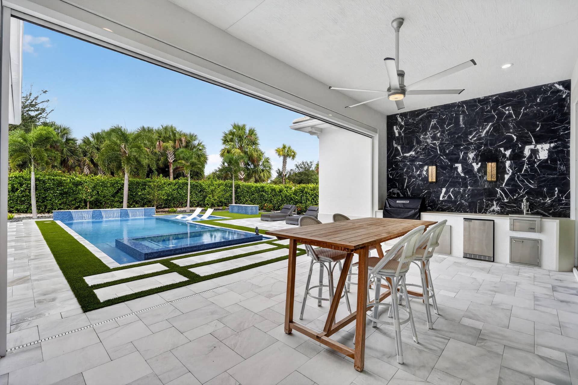 9372 Coral Isles Circle, Palm Beach Gardens, FL 33412 Lanai + Summer Kitchen