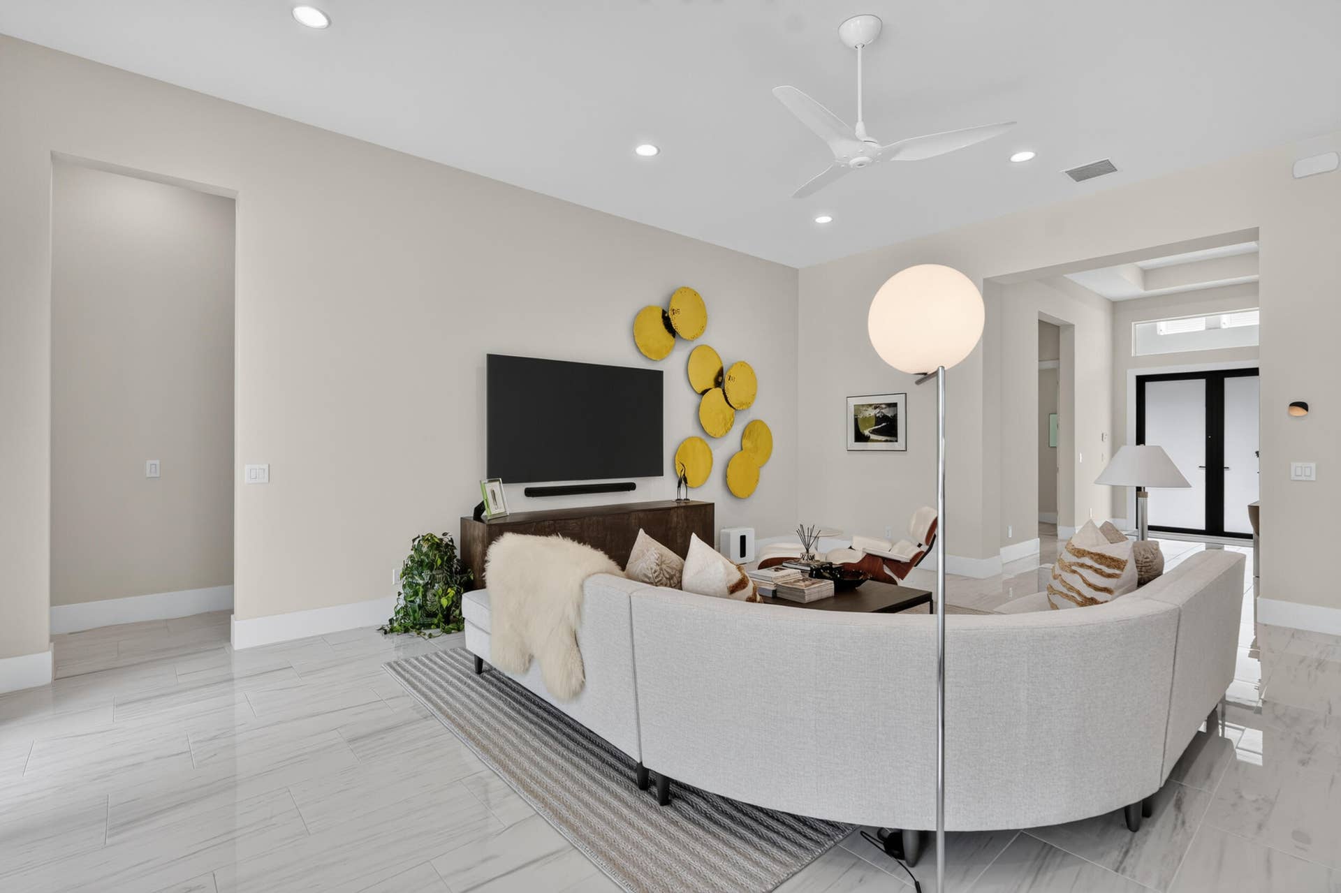 9372 Coral Isles Circle, Palm Beach Gardens, FL 33412 Living Room