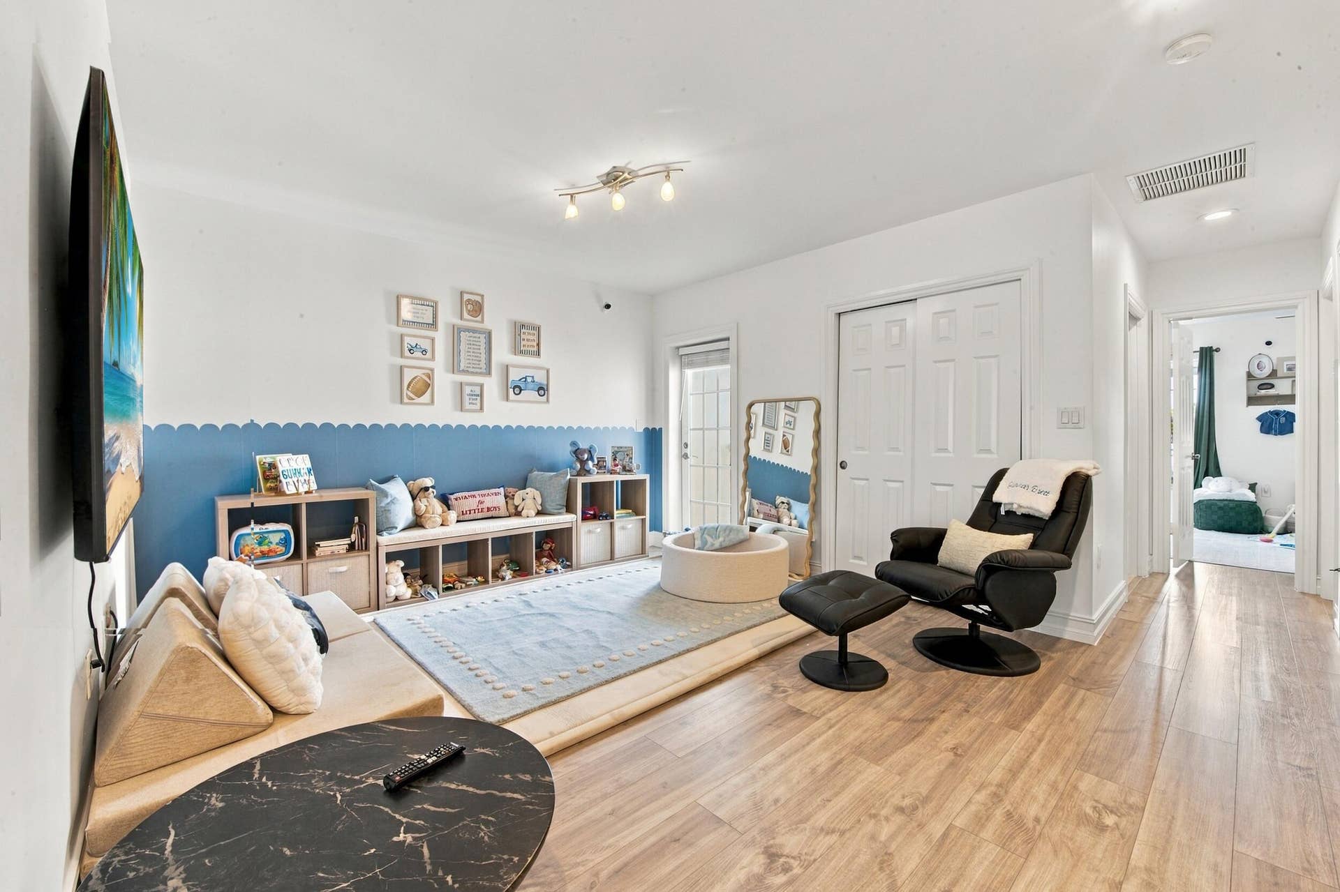 1752 NE 12TH Street, Fort Lauderdale, FL 33304 Upstairs loft, common 3rd bedroom