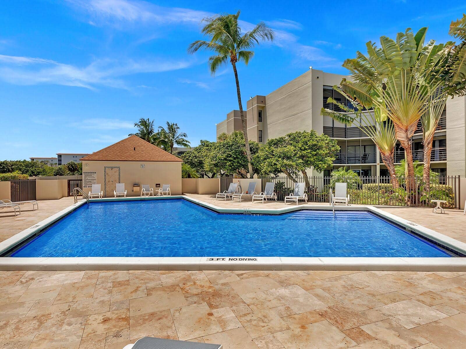 5650 Camino Del Sol, #306, Boca Raton, FL 33433 CRV POOL