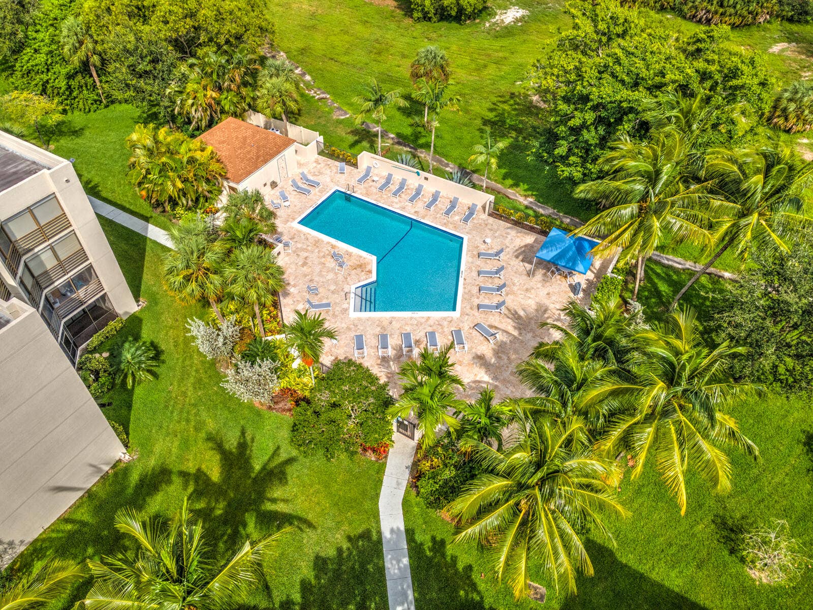 5650 Camino Del Sol, #306, Boca Raton, FL 33433 CRV-POOL