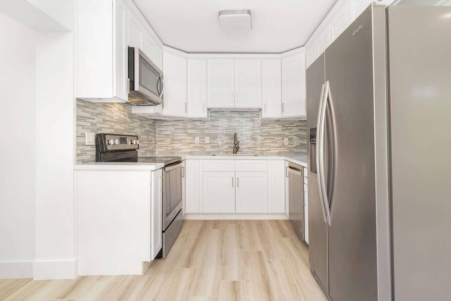 135 Edgewood Drive, West Palm Beach, FL 33405 Kitchen