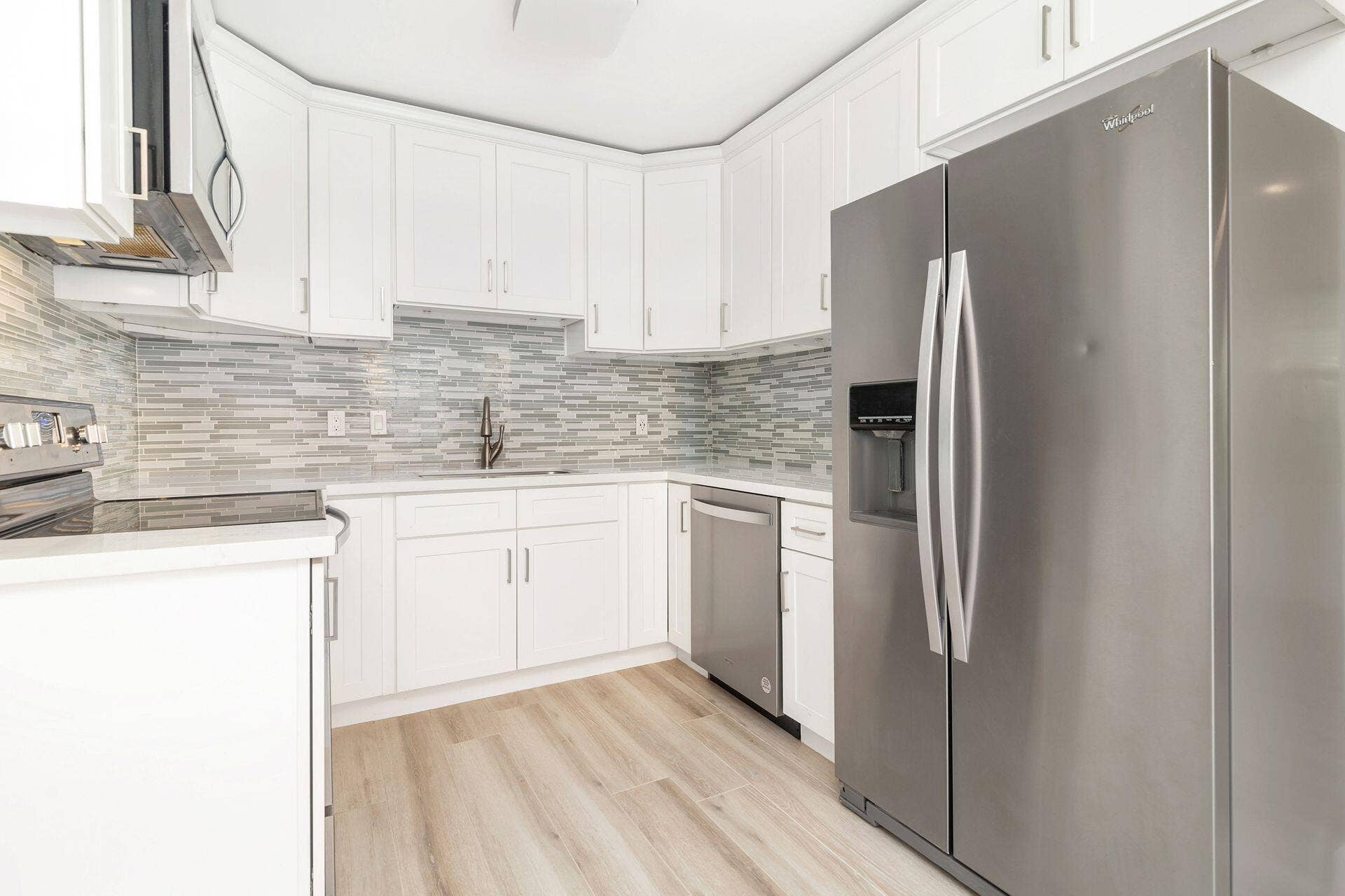 135 Edgewood Drive, West Palm Beach, FL 33405 Kitchen