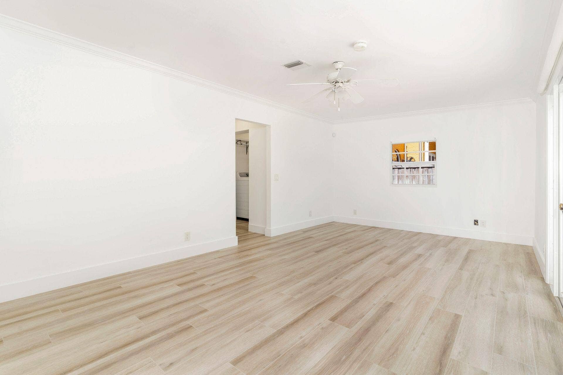135 Edgewood Drive, West Palm Beach, FL 33405 Family Room