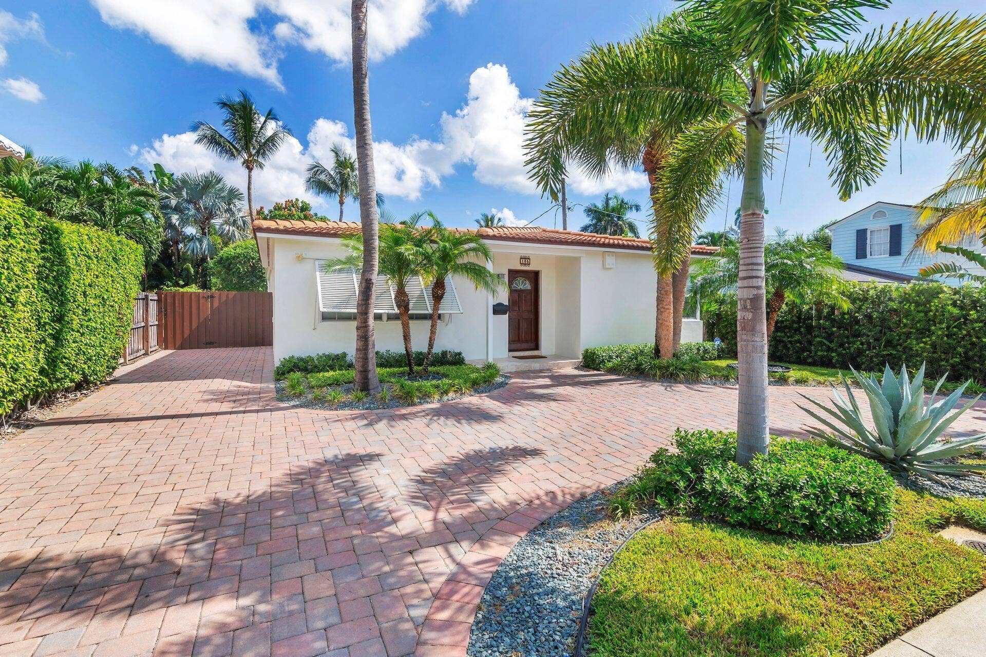 135 Edgewood Drive, West Palm Beach, FL 33405 Front Exterior