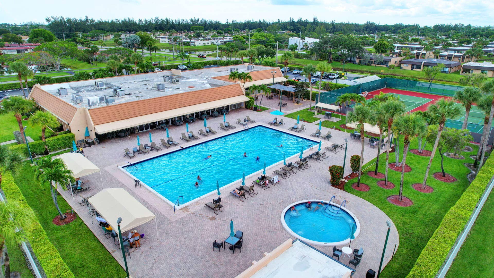 63-web-or-mls-Golden Lakes clubhouse B (