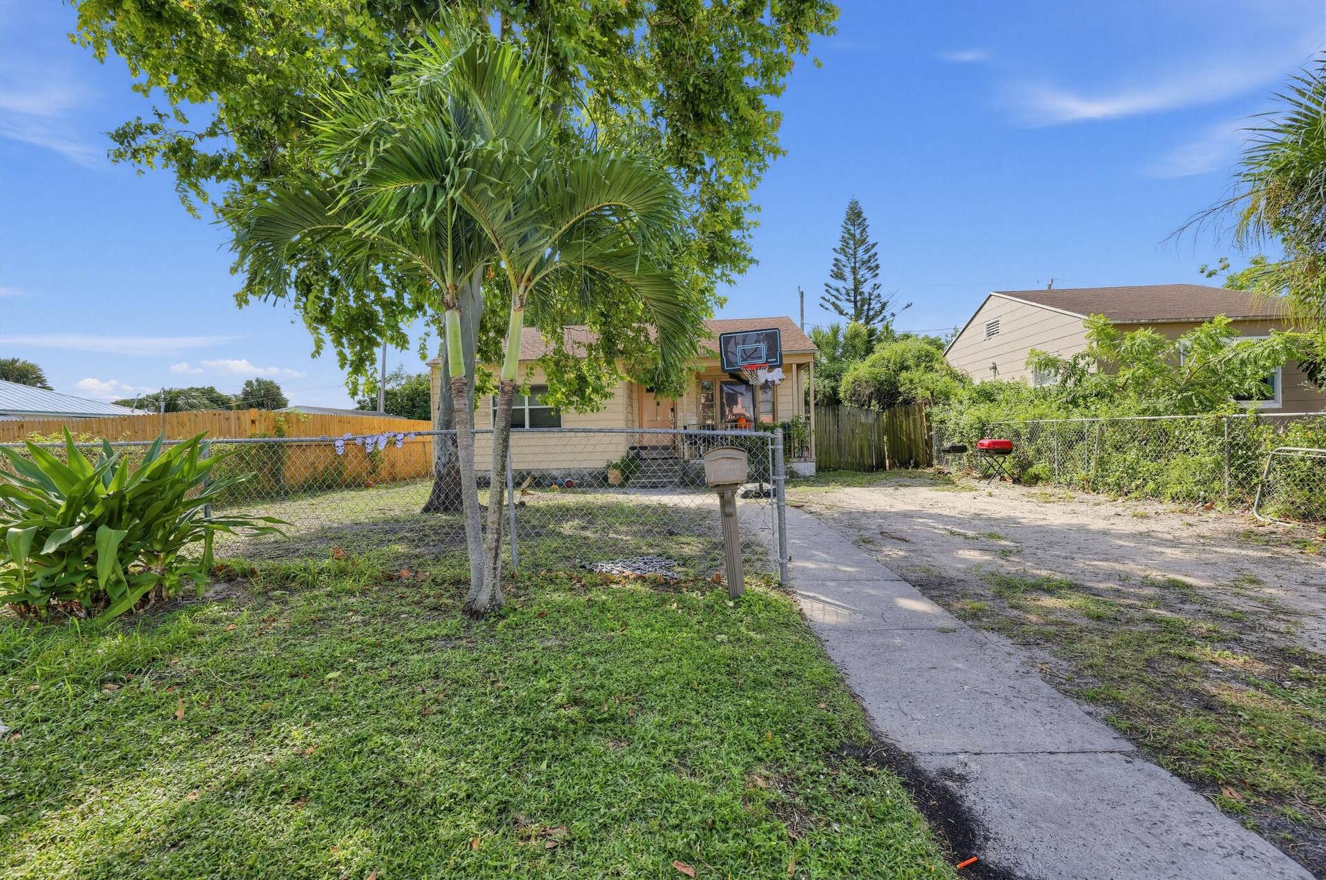 628 58TH Street, West Palm Beach, FL 33407 01_628_58th_St-Exterior-0313