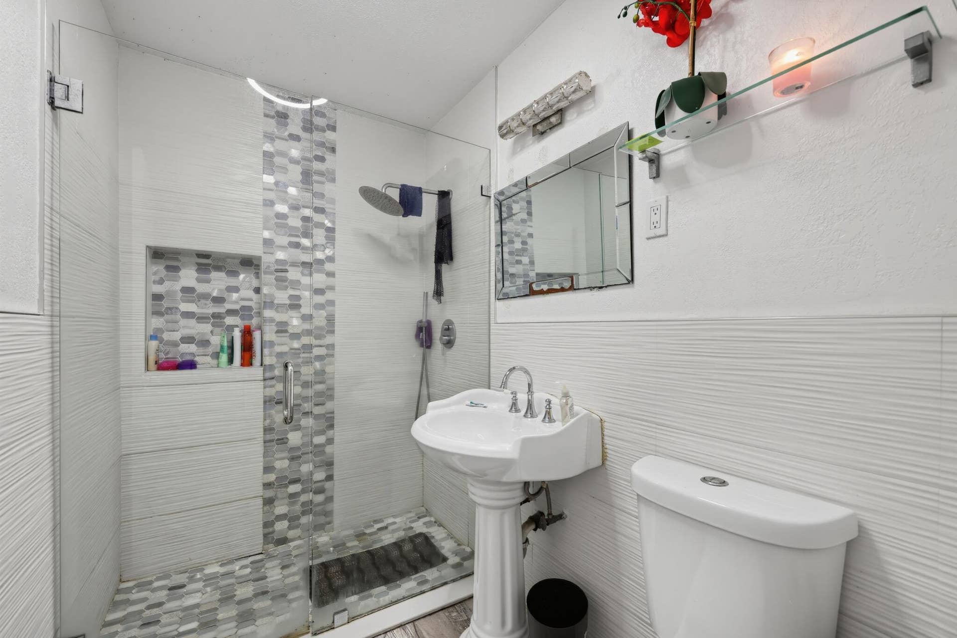 628 58TH Street, West Palm Beach, FL 33407 31_628_58th_St-Bathroom-1--1