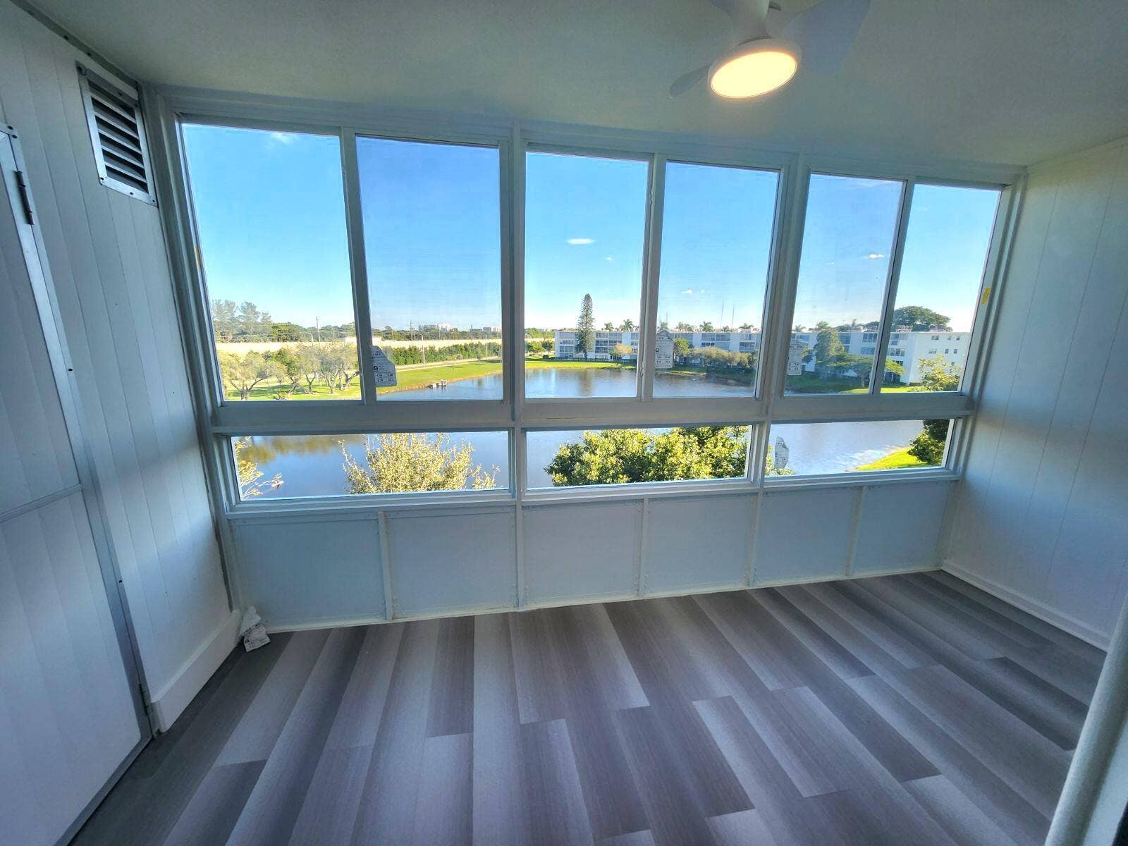 4047 Huricane window lake view pic 6