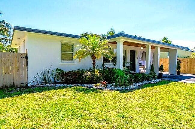 246 NE 14TH Street, Delray Beach, FL 33444 246SIDEVIEWA