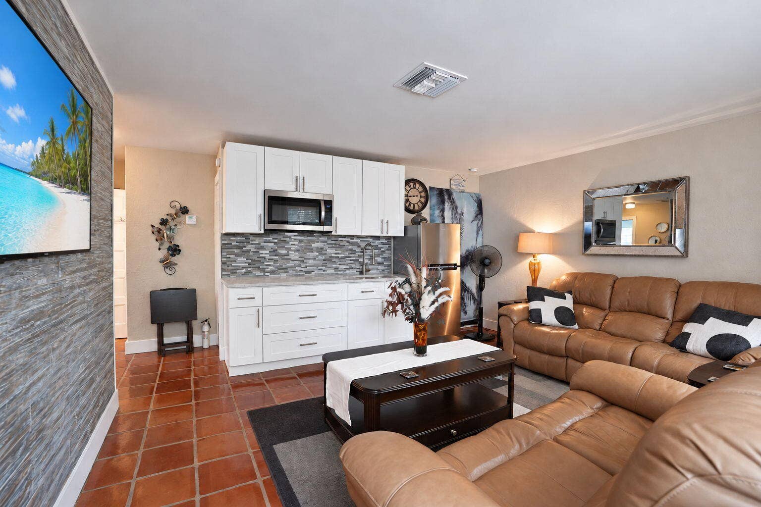 4261 NE 11th Terrace, Pompano Beach, FL 33064 4-web-or-mls-001_DSC01847_edited