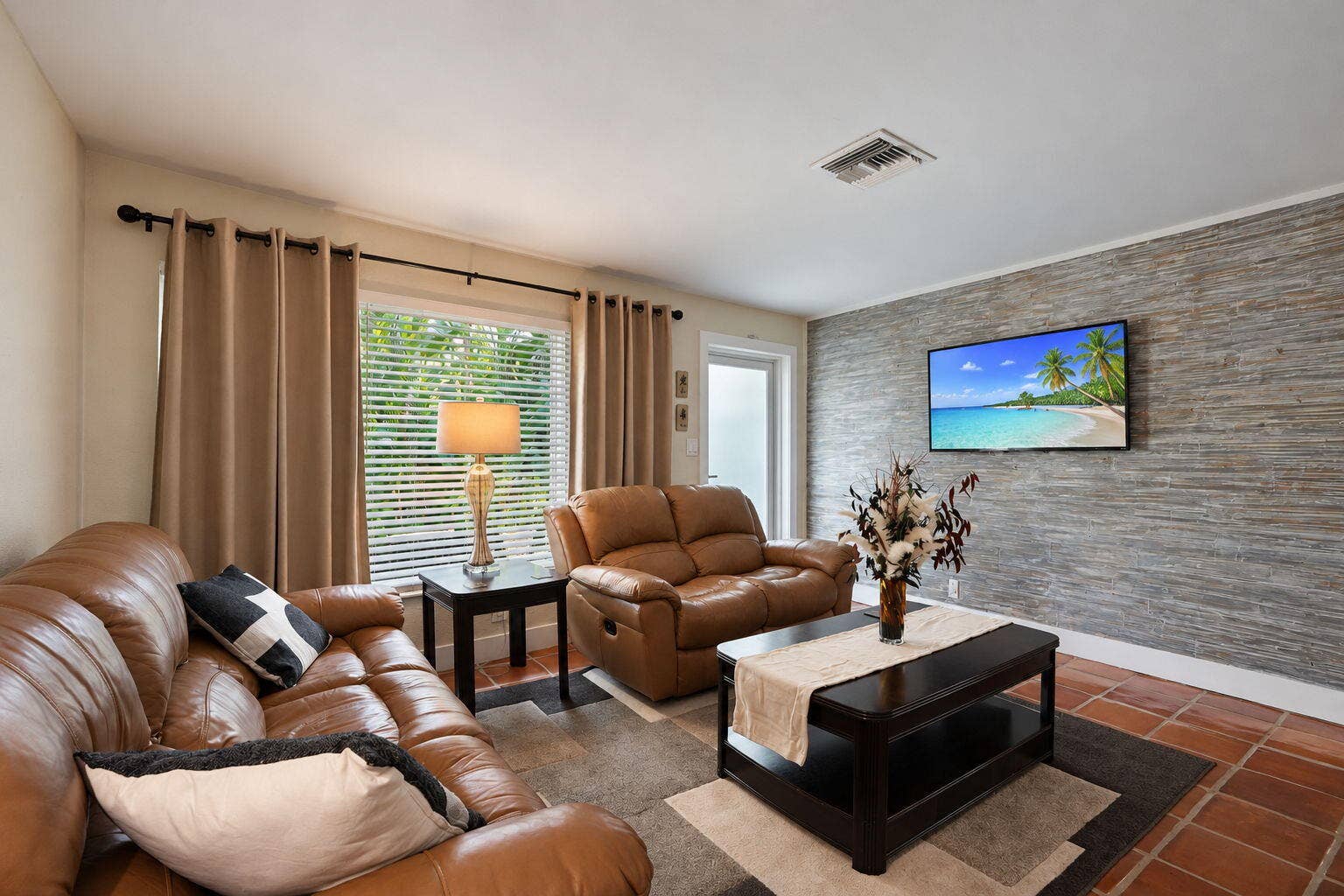 4261 NE 11th Terrace, Pompano Beach, FL 33064 10-web-or-mls-007_DSC01866_edited