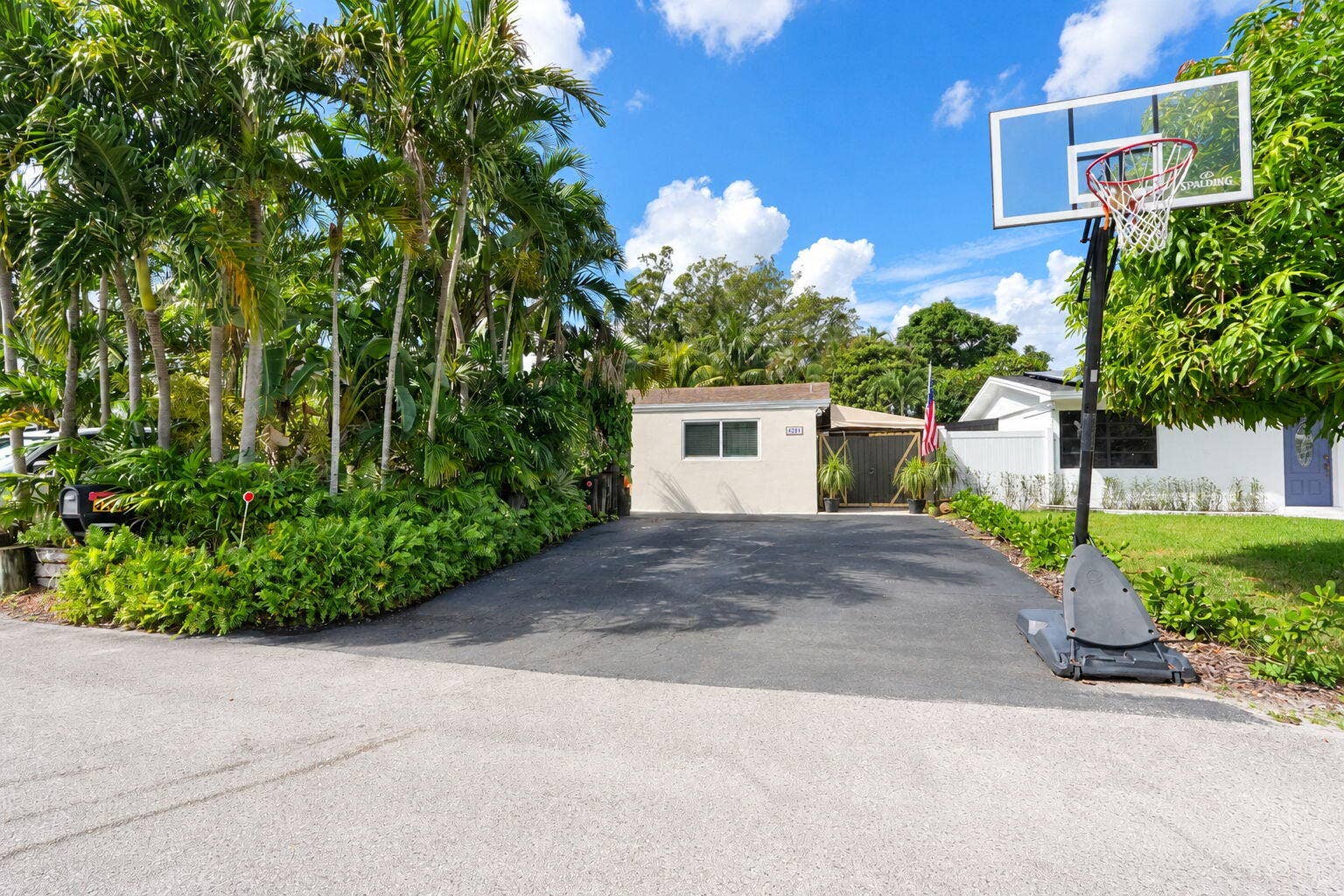 4261 NE 11th Terrace, Pompano Beach, FL 33064 2-web-or-mls-024_DSC01920_edited