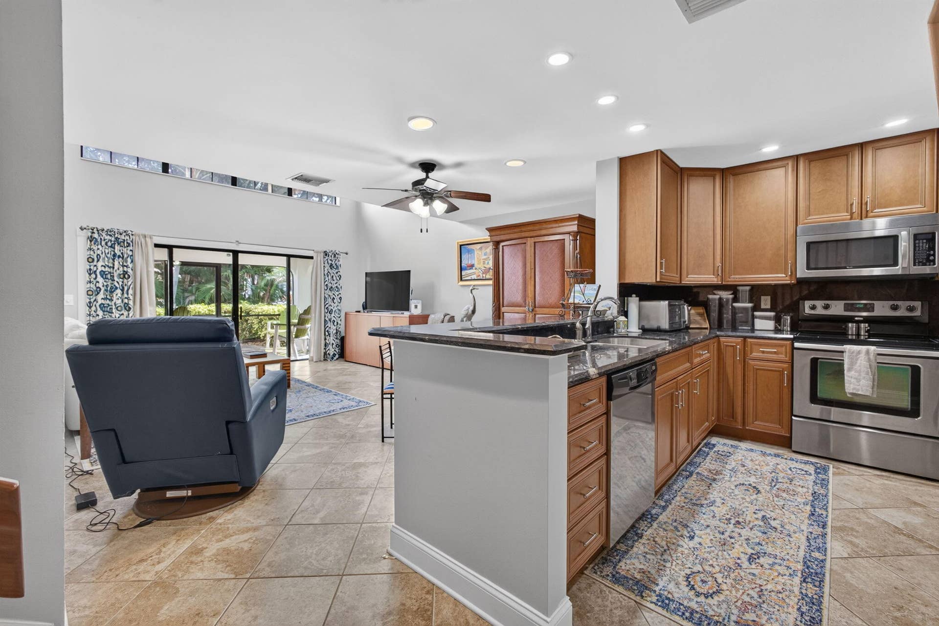 2439 Treasure Isle Drive, #Unit 7, West Palm Beach, FL 33410 11-web-or-mls-5D1A8055