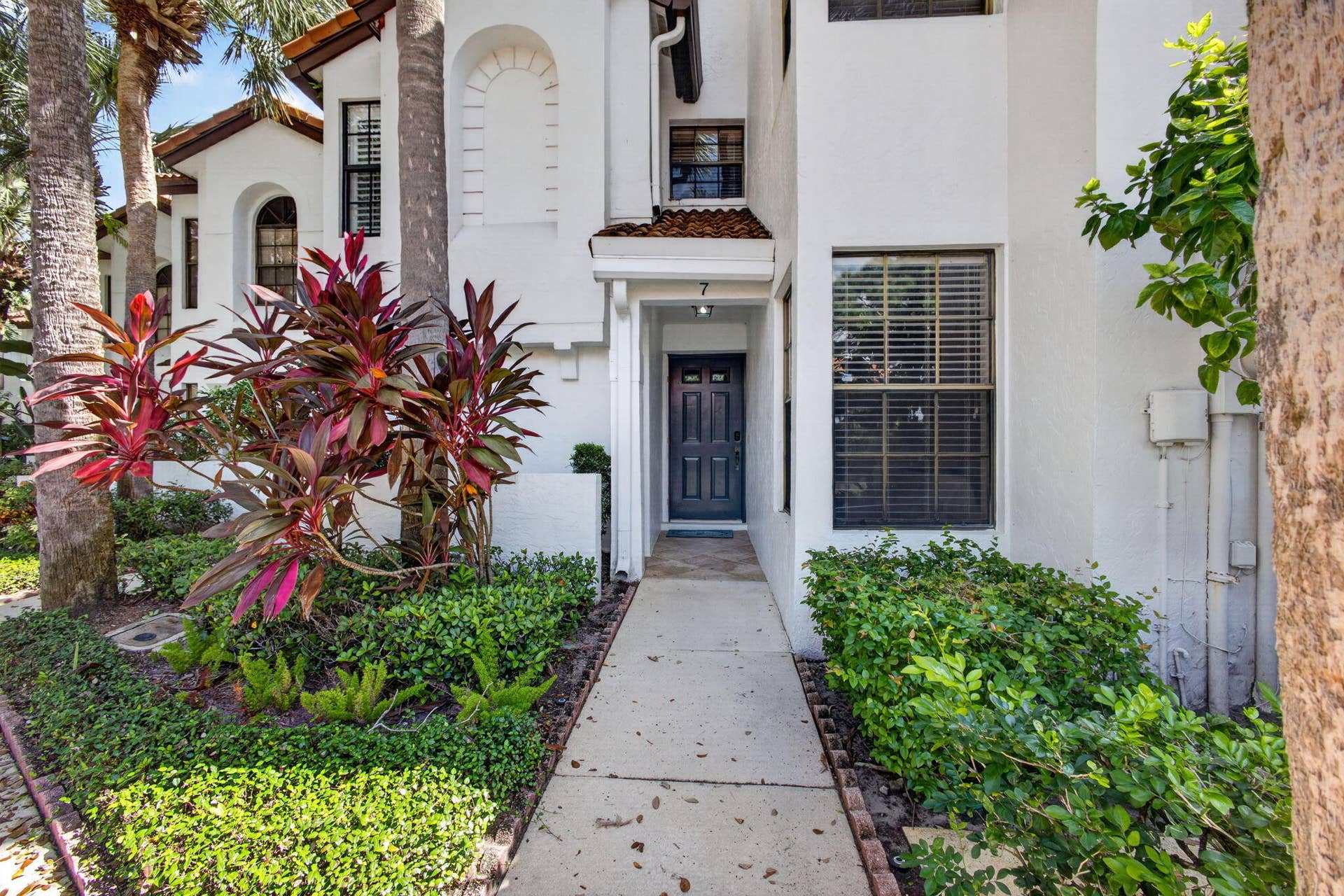 2439 Treasure Isle Drive, #Unit 7, West Palm Beach, FL 33410 4-web-or-mls-5D1A7956