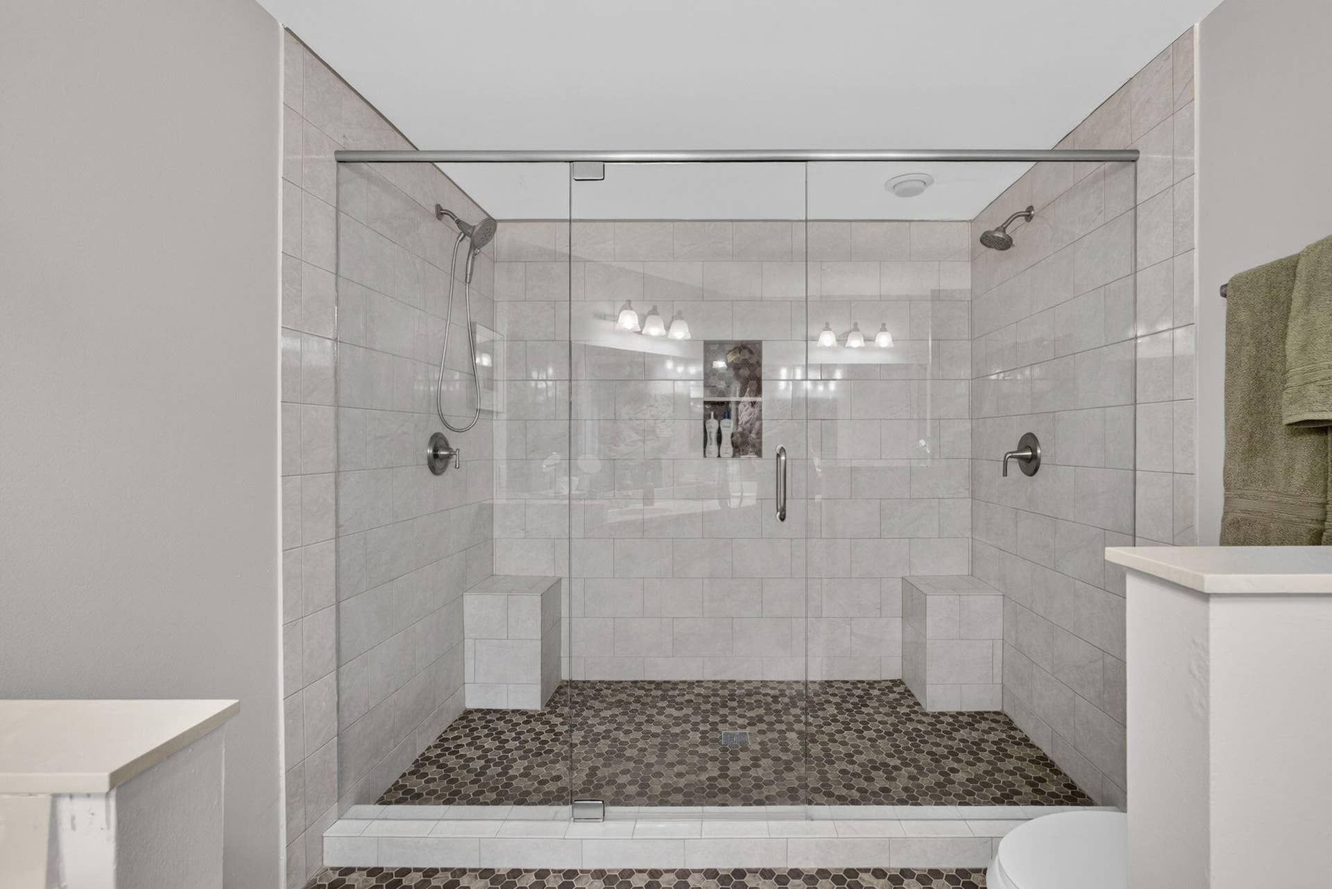 2439 Treasure Isle Drive, #Unit 7, West Palm Beach, FL 33410 38-web-or-mls-5D1A8182