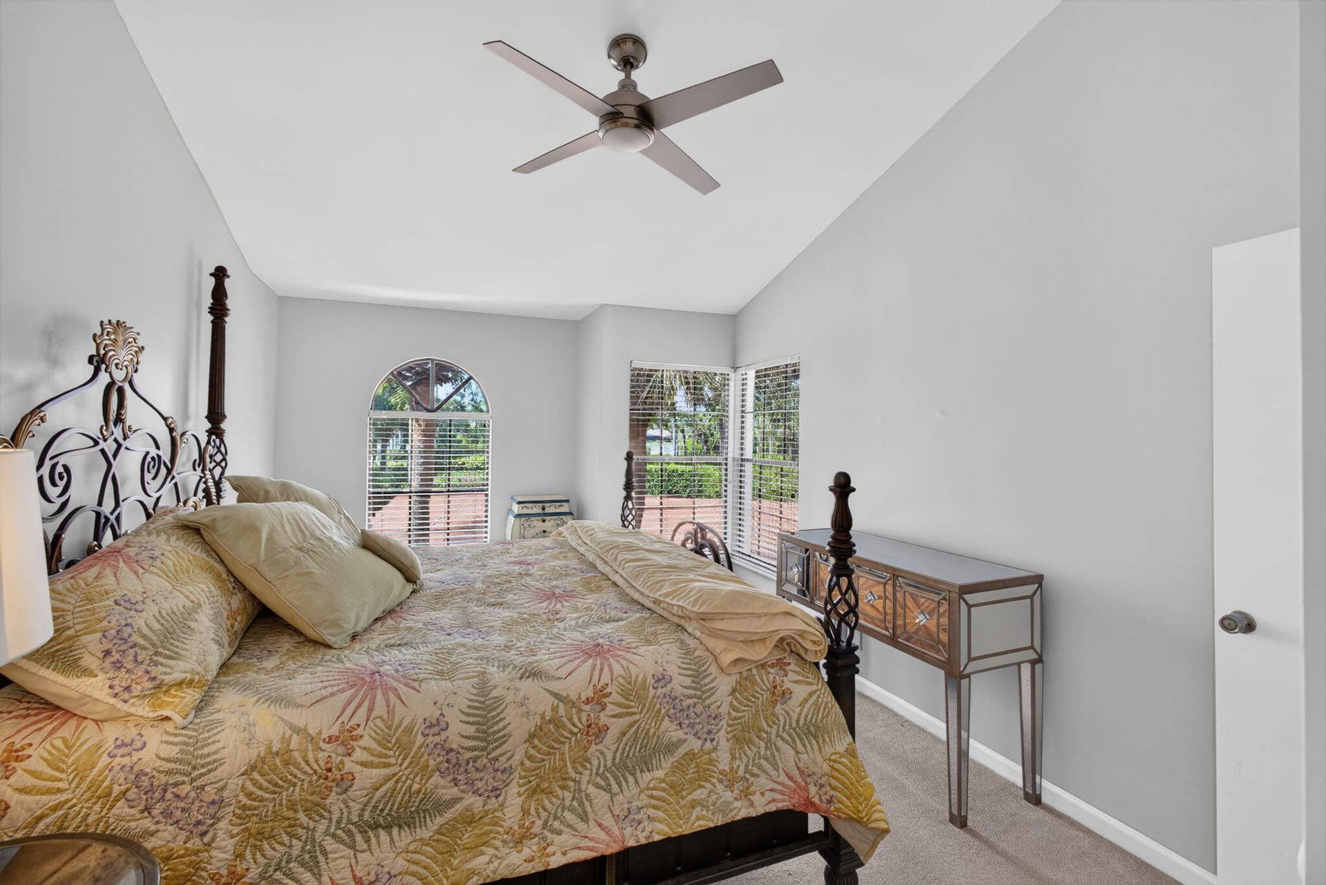 2439 Treasure Isle Drive, #Unit 7, West Palm Beach, FL 33410 37-web-or-mls-5D1A8175