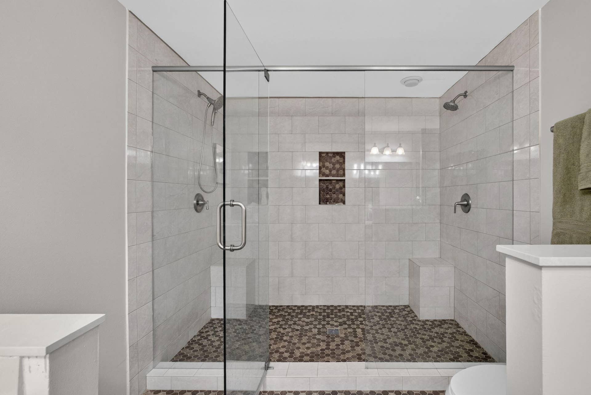 2439 Treasure Isle Drive, #Unit 7, West Palm Beach, FL 33410 39-web-or-mls-5D1A8185