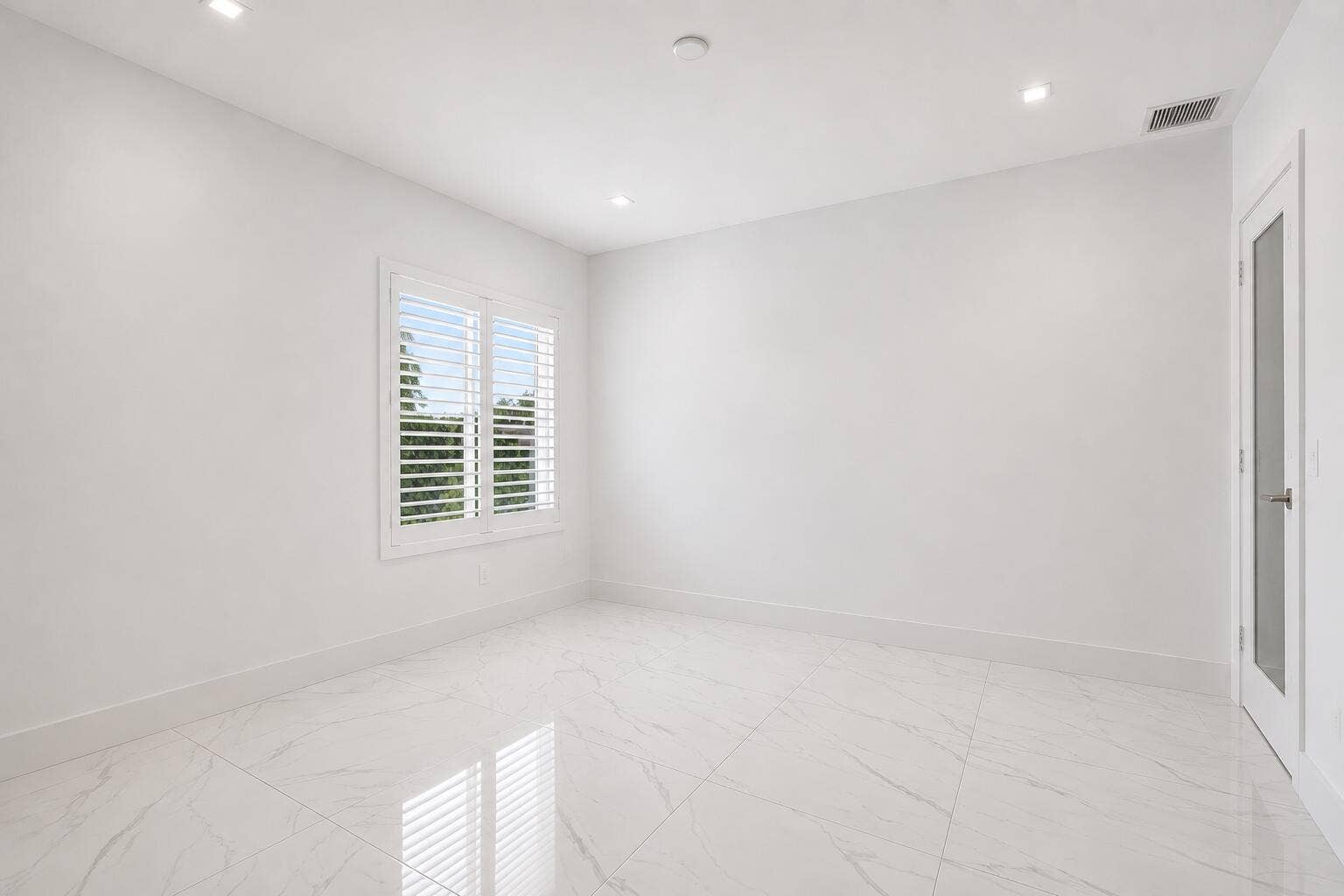 711 NE 6th Street, Boca Raton, FL 33432 Office /Bedroom 5 Furniture Digital removed.