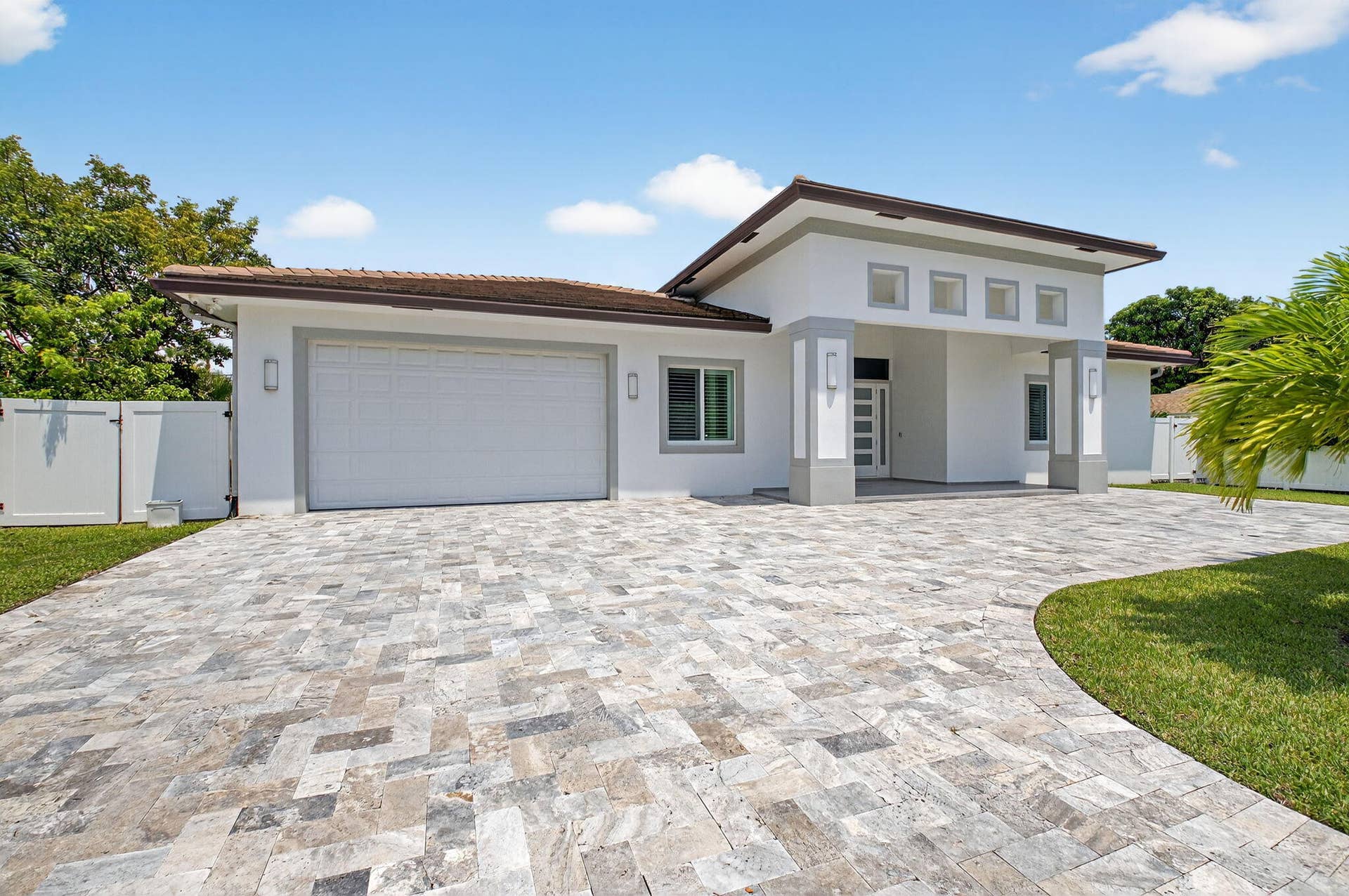 711 NE 6th Street, Boca Raton, FL 33432 2 car garage
