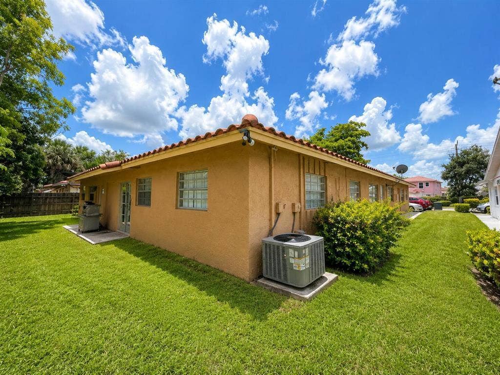 4125 WOODSIDE Drive, #1-4, Coral Springs, FL 33065 RICA 3
