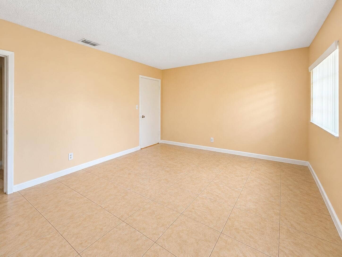 4125 WOODSIDE Drive, #1-4, Coral Springs, FL 33065 72AED0AB-FFA7-40C2-AA13-FDDF8BBA316C
