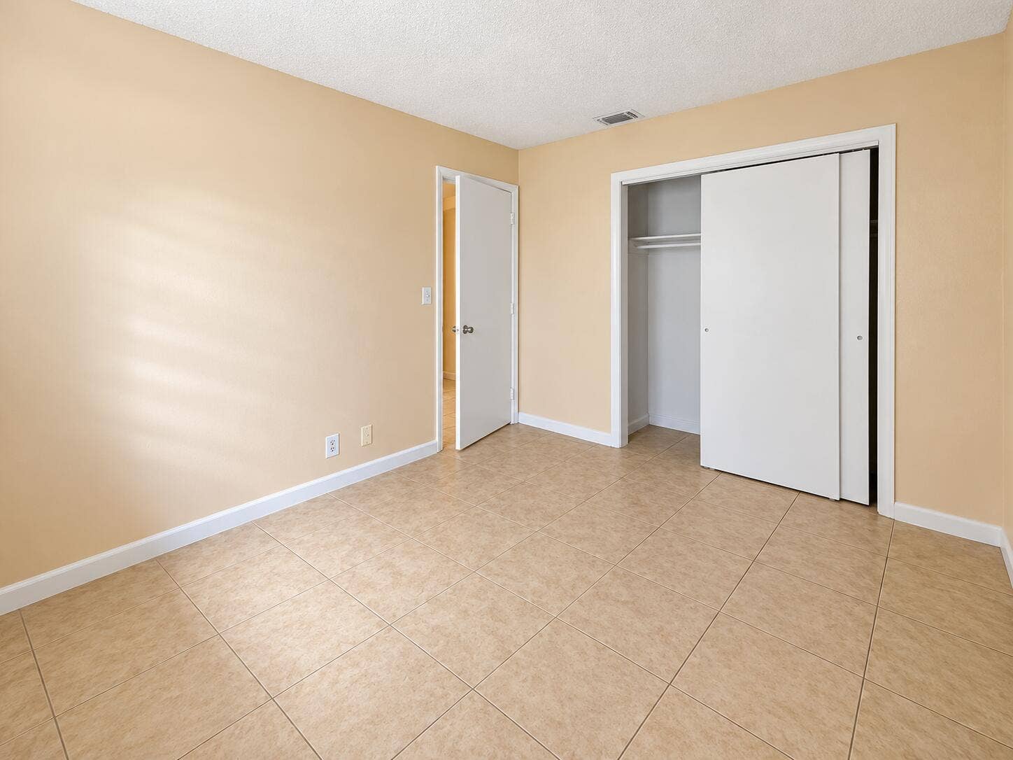 4125 WOODSIDE Drive, #1-4, Coral Springs, FL 33065 021655D6-BE05-4B44-B573-5B342D2E803E