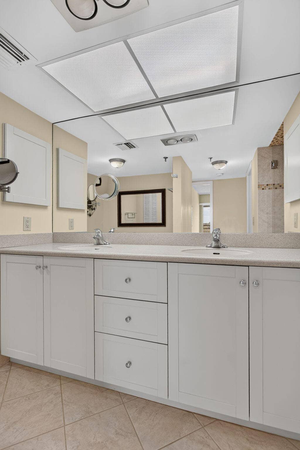 9220 SW 14TH Street, #3502, Boca Raton, FL 33428 MAIN BATH DOUBLE VANITY
