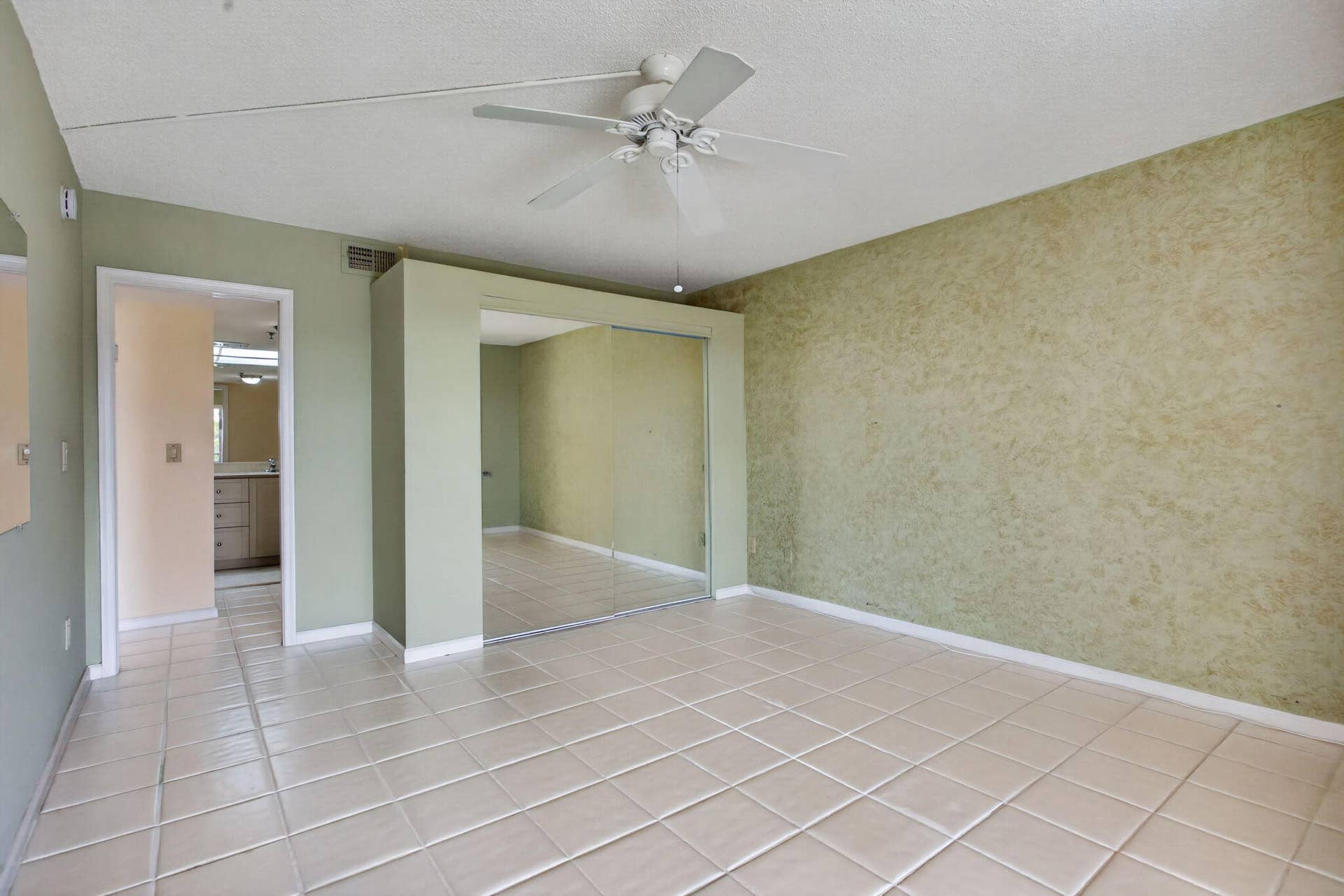 9220 SW 14TH Street, #3502, Boca Raton, FL 33428 MAIN BEDROOM WALL & WALK IN CLOSETS