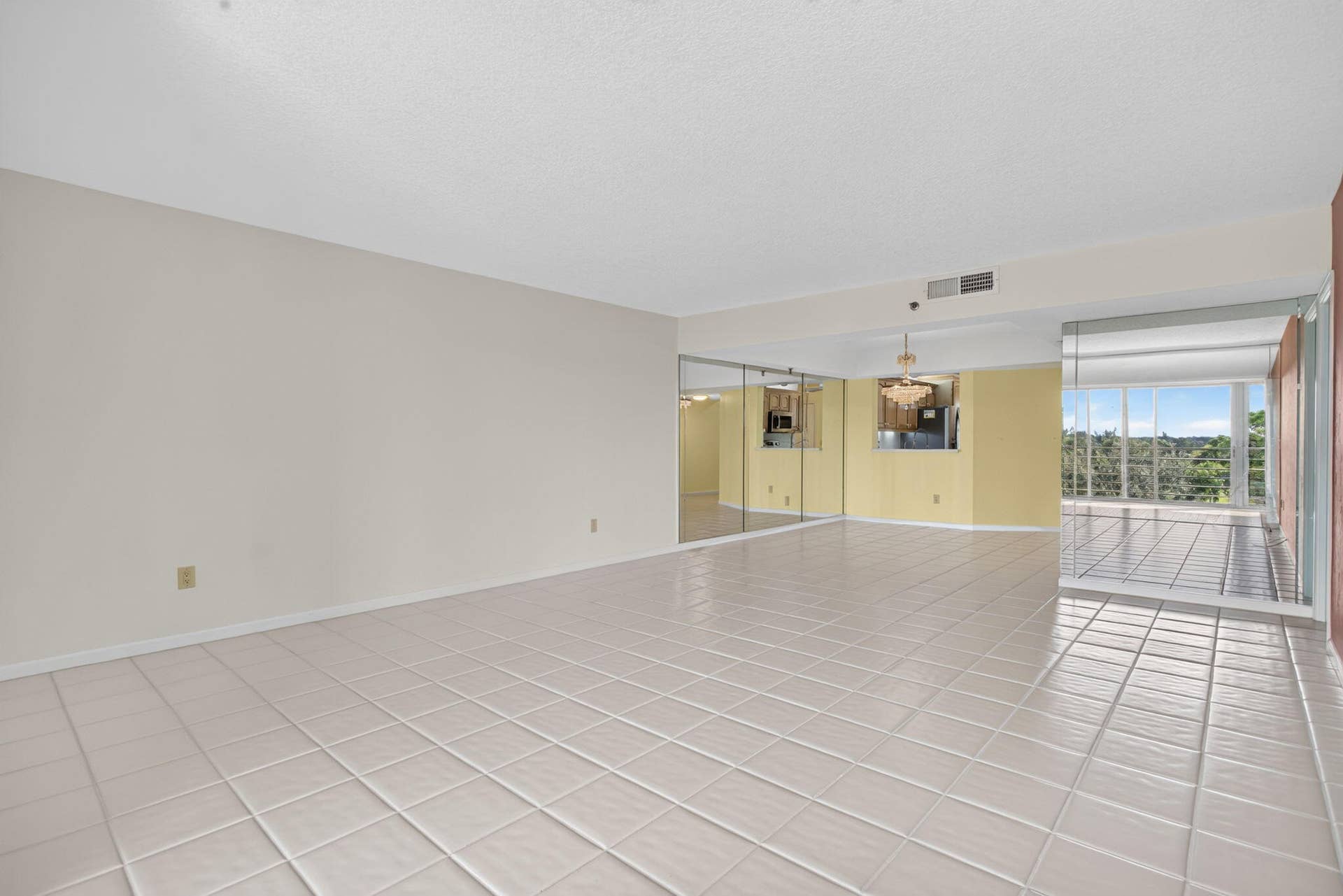 9220 SW 14TH Street, #3502, Boca Raton, FL 33428 LIVING ROOM