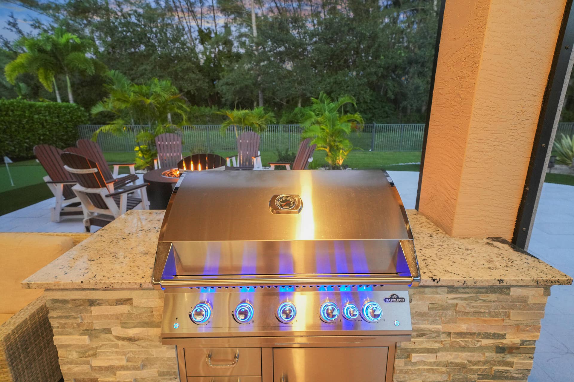 Napoleon BBQ Twilight