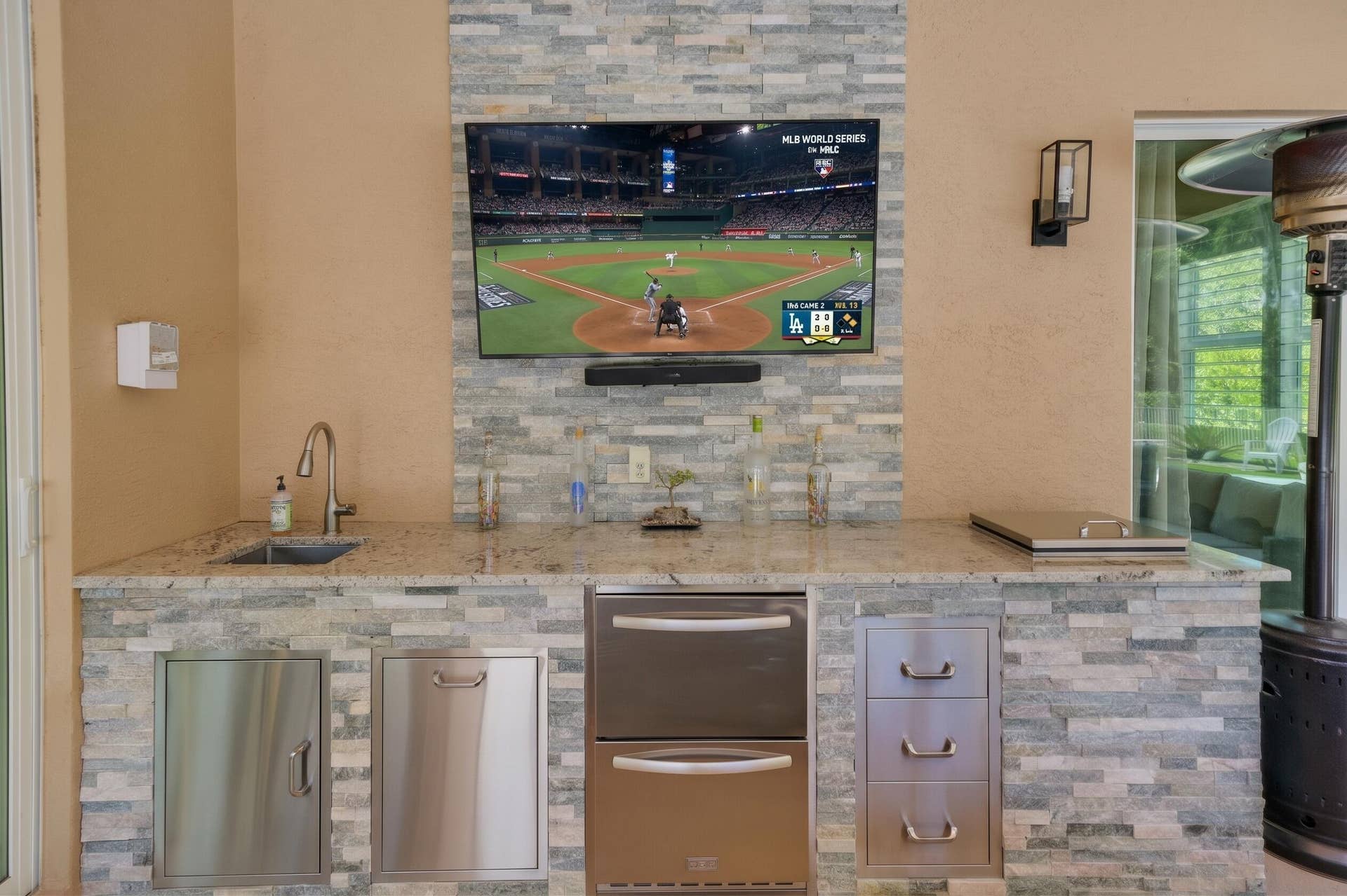 Covered Lanai & Outdoor Kitchen
