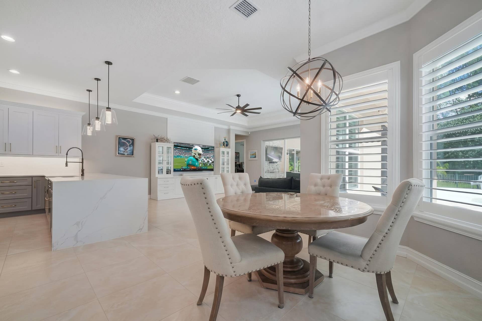 Breakfast Area to Family Room