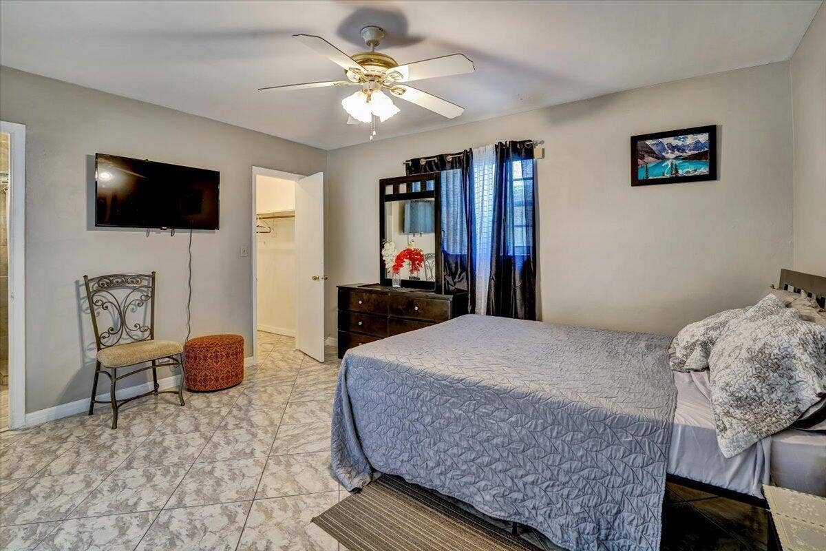 07-3982 NW 39th St-7