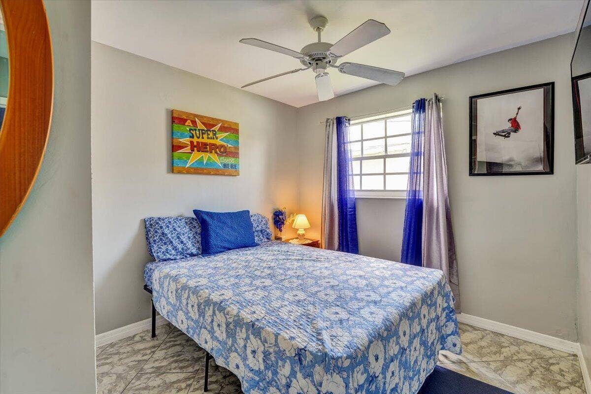 12-3982 NW 39th St-12