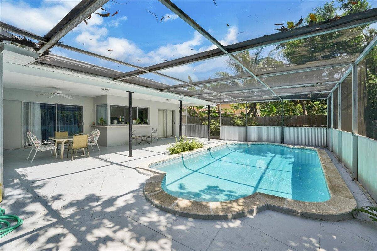 26-3982 NW 39th St-26