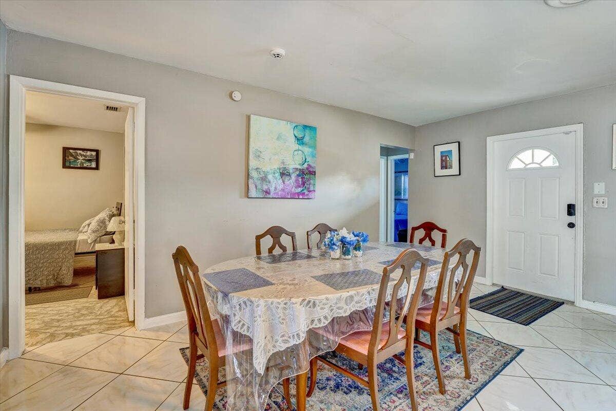06-3982 NW 39th St-6