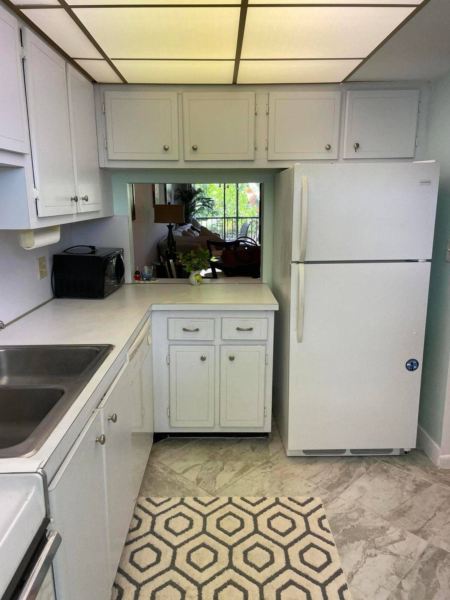 3605 S OCEAN Boulevard, #224, South Palm Beach, FL 33480 Kitchen