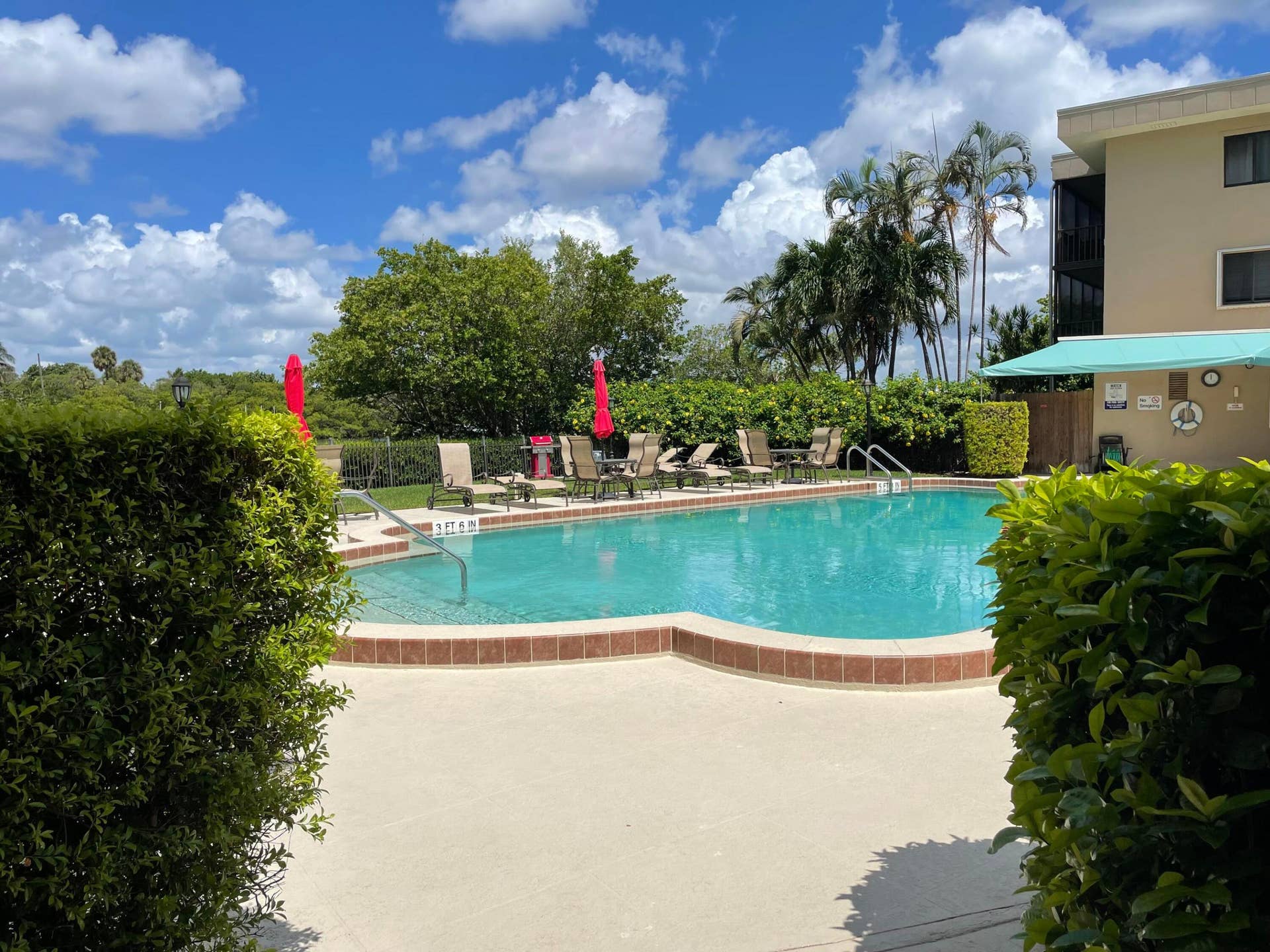 3605 S OCEAN Boulevard, #224, South Palm Beach, FL 33480 Community Pool
