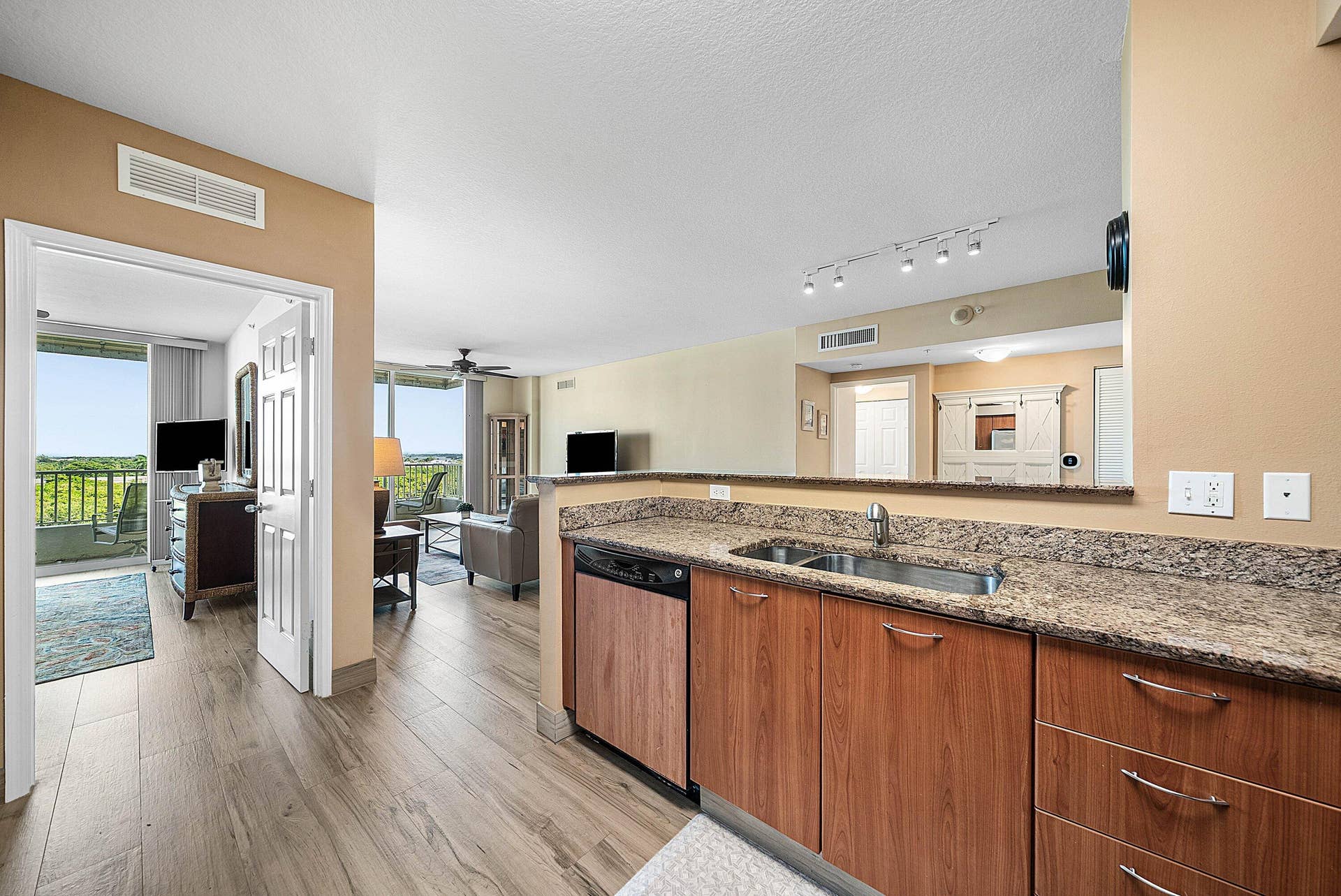 011-700EastBoyntonBeachBoulevard-710-Boy