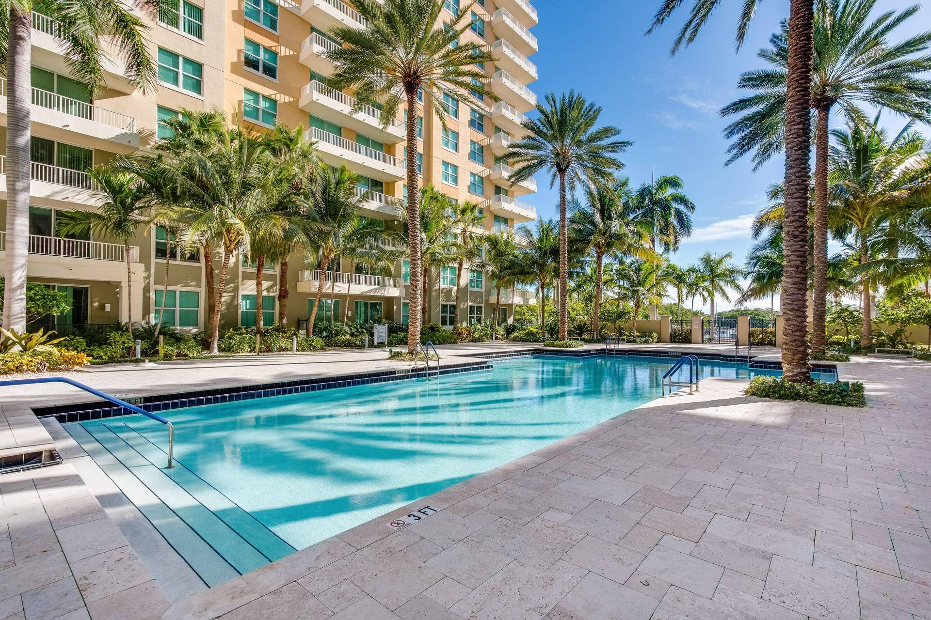 051-700EastBoyntonBeachBoulevard-710-Boy