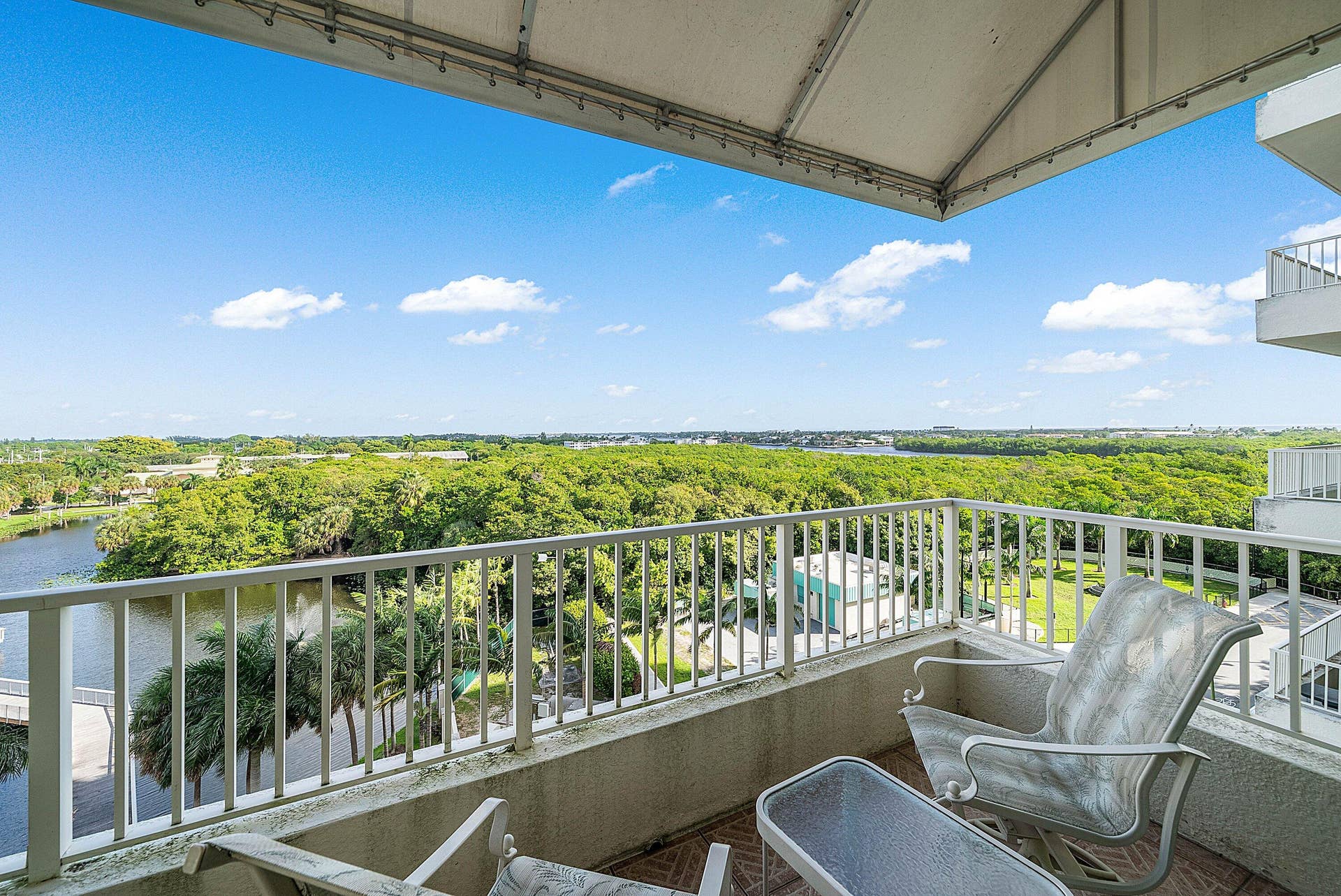027-700EastBoyntonBeachBoulevard-710-Boy
