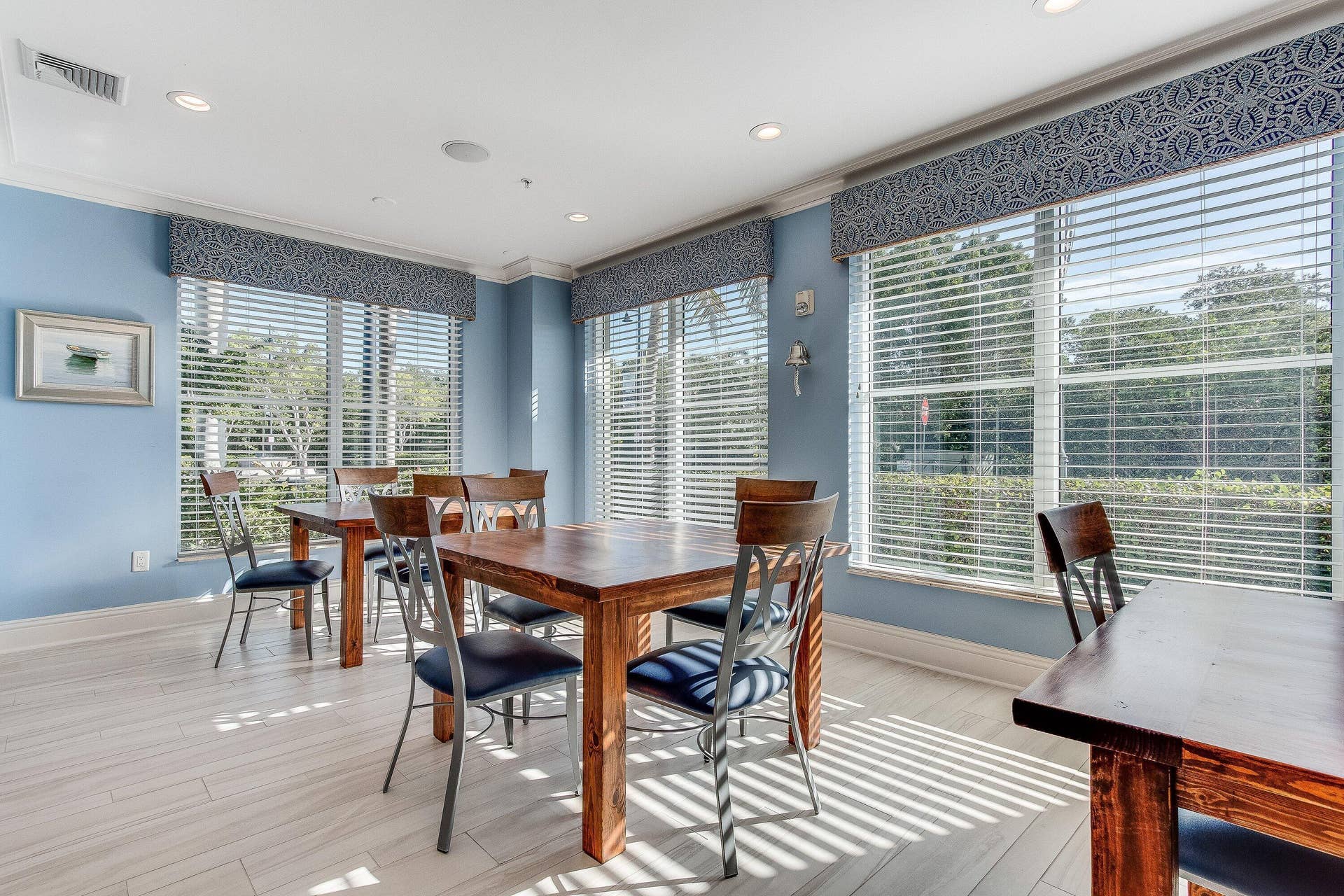 059-700EastBoyntonBeachBoulevard-710-Boy