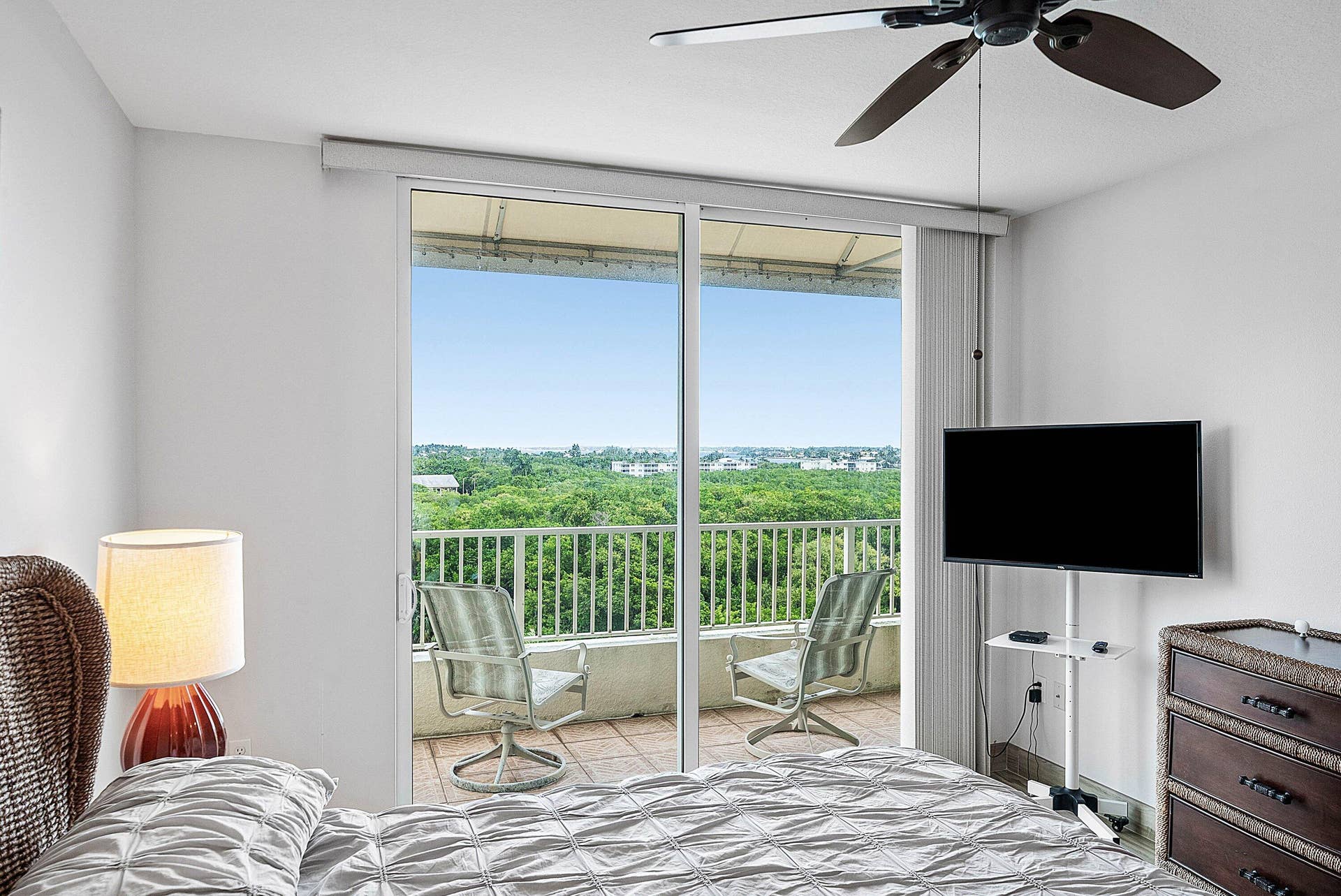 016-700EastBoyntonBeachBoulevard-710-Boy